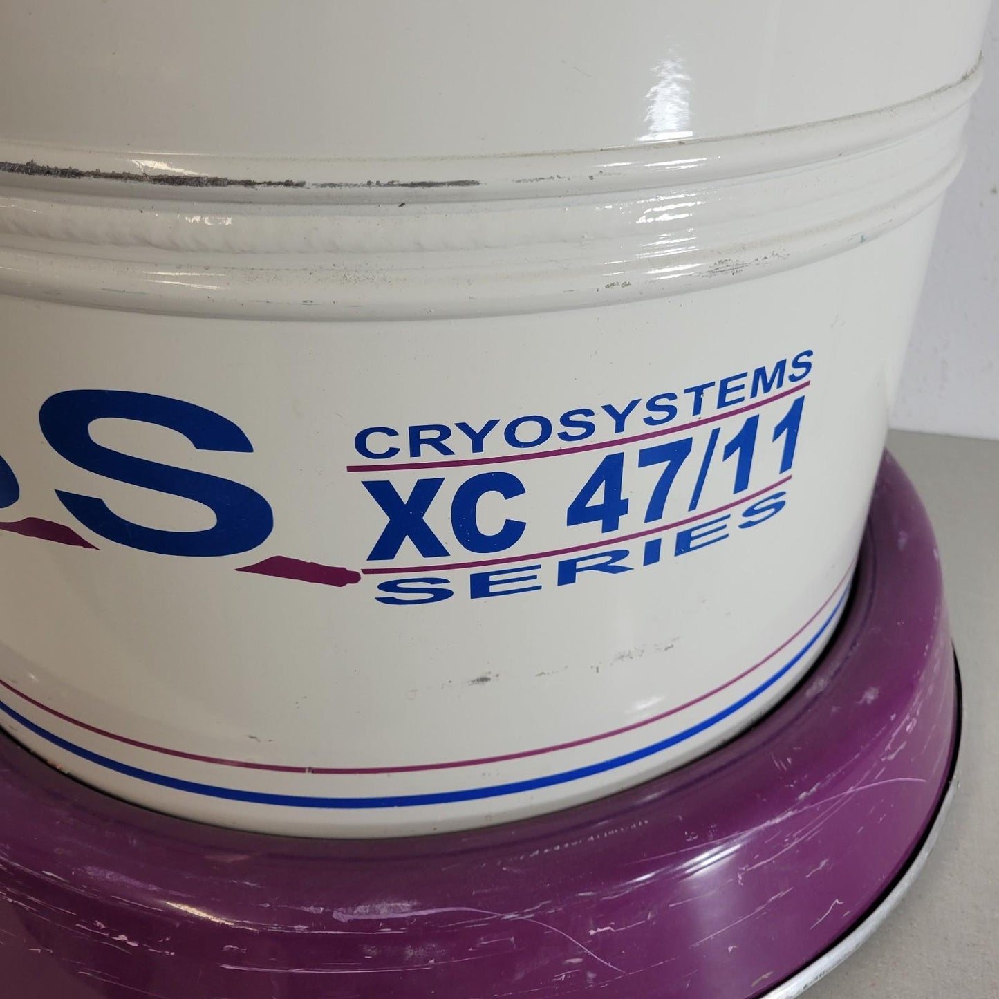 CBS Custom Biogenic Systems XC47/11 Cryochamber Liquid Nitrogen and Rolling Base
