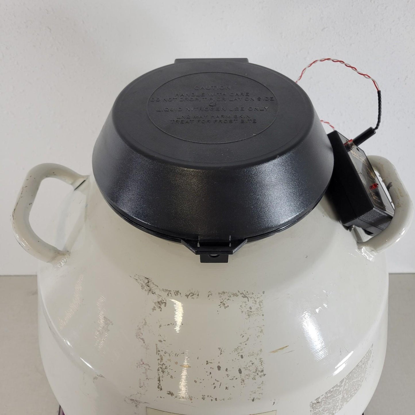 CBS Custom Biogenic Systems XC47/11 Cryochamber Liquid Nitrogen and Rolling Base