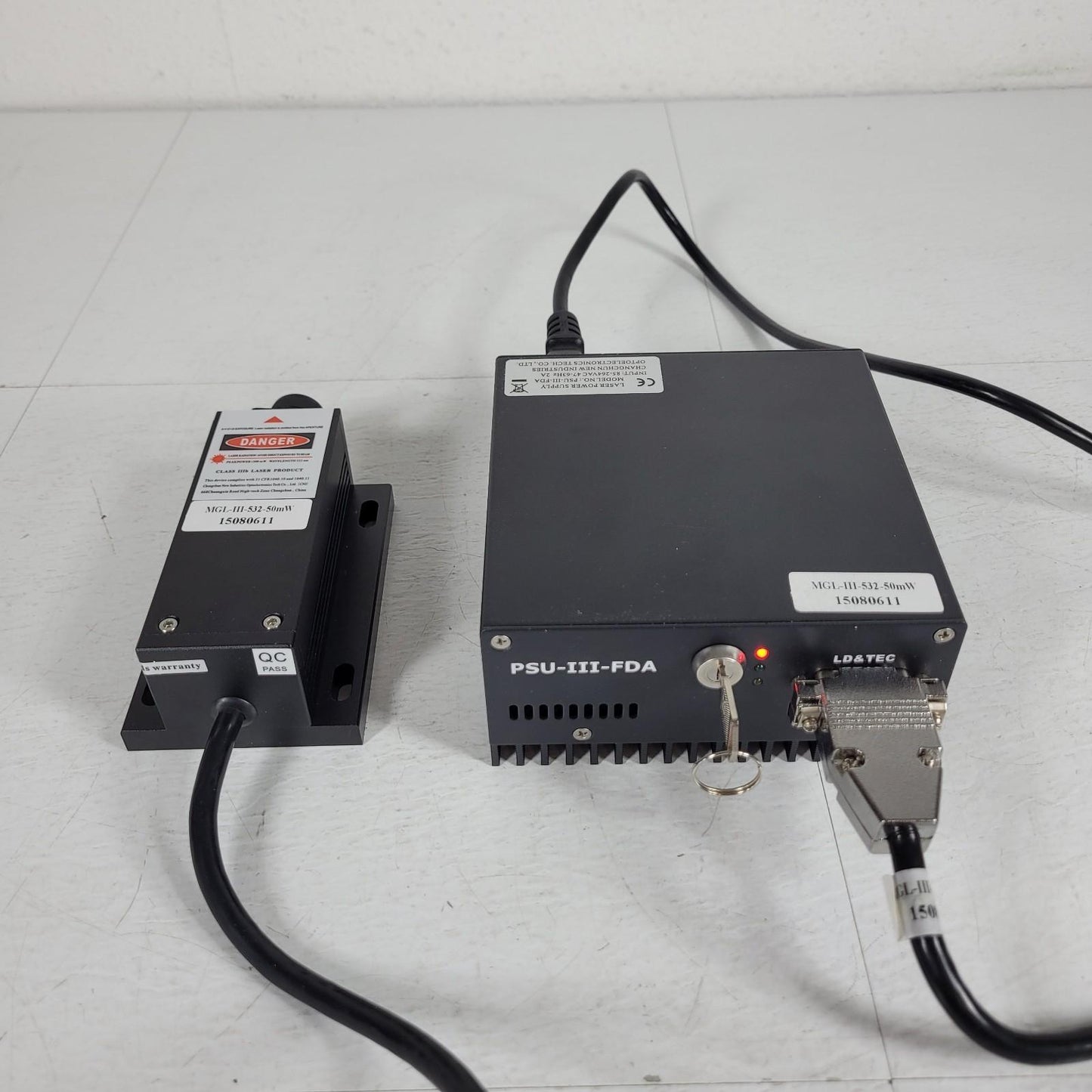 TESTED Dragon Lasers MGL-III-532-50 532nm Head w/ PSU-III-FDA Power Supply TEM00
