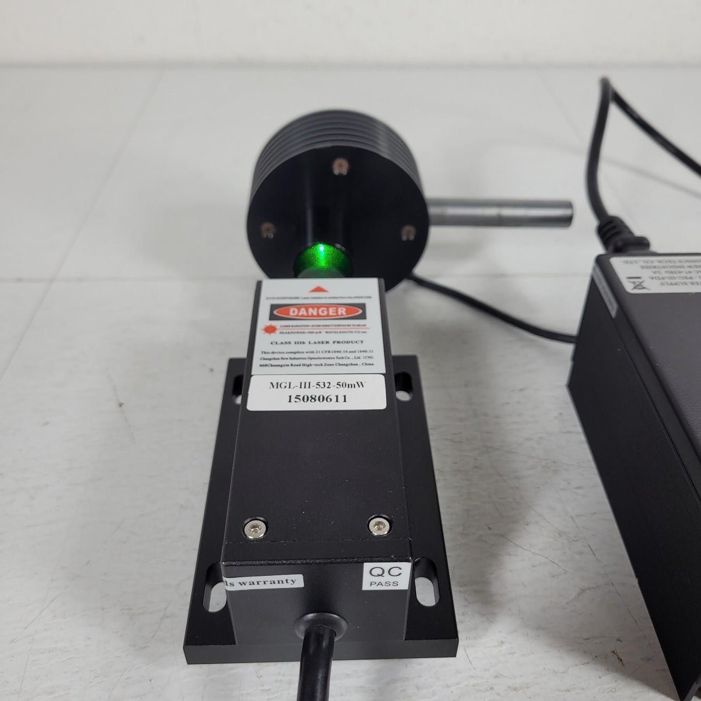 TESTED Dragon Lasers MGL-III-532-50 532nm Head w/ PSU-III-FDA Power Supply TEM00
