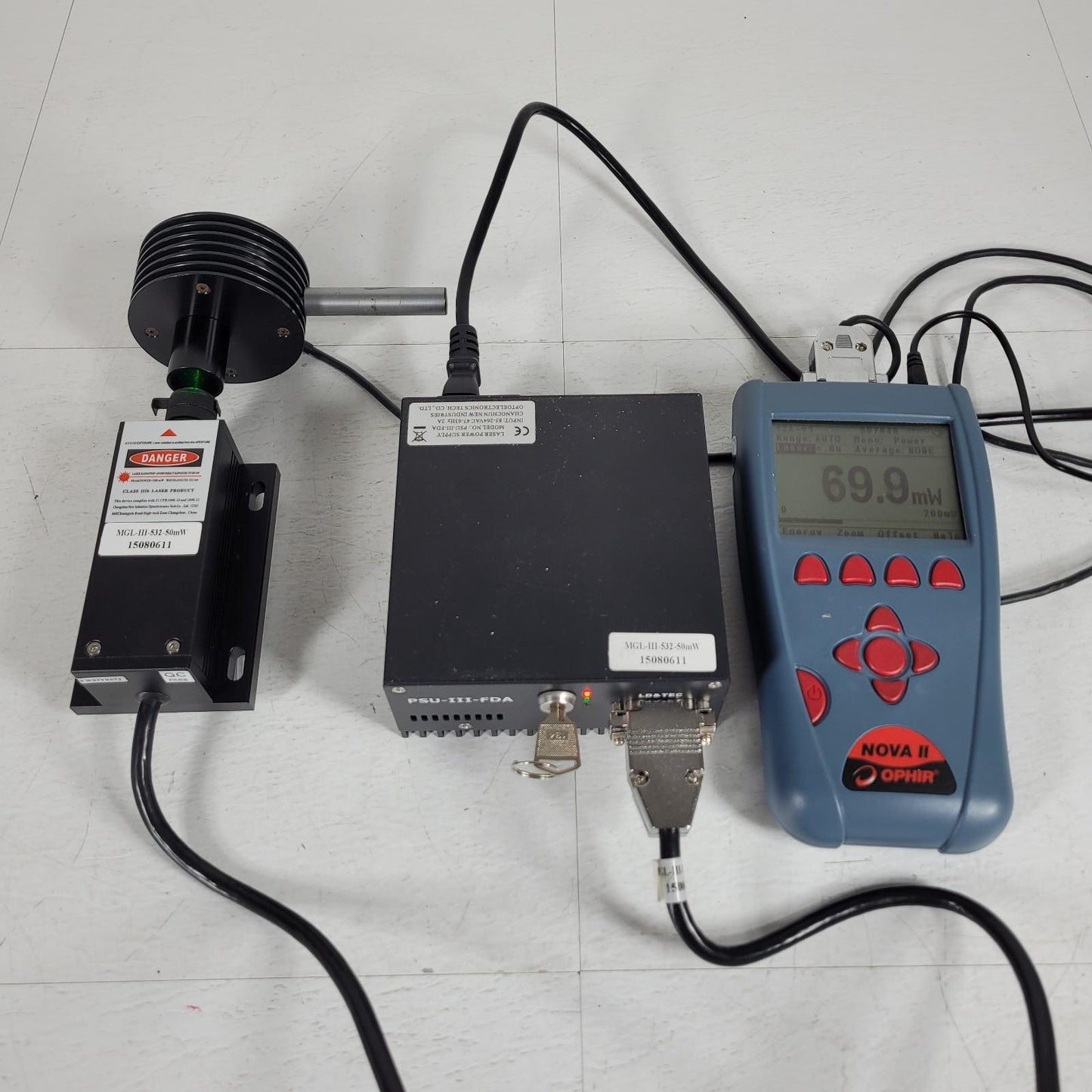 TESTED Dragon Lasers MGL-III-532-50 532nm Head w/ PSU-III-FDA Power Supply TEM00