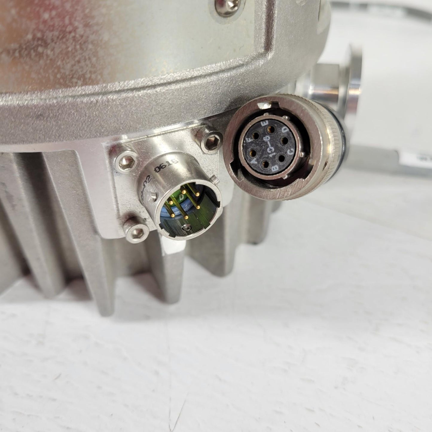 TESTED to E-8 Torr: Varian TV301 NAV Turbo Vacuum Pump 9698918 and Power Supply