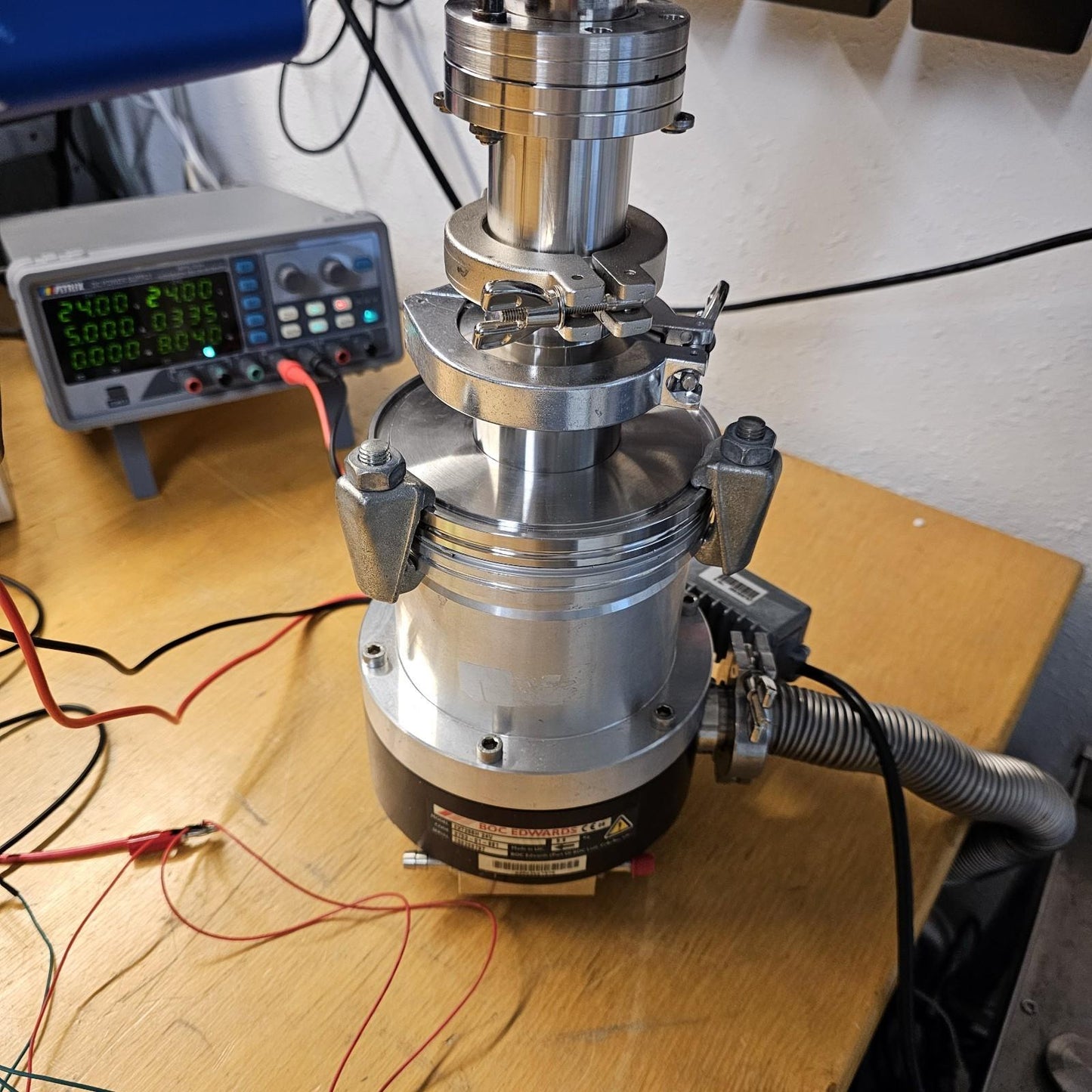 TESTED to 6.8E-8 Torr Edwards EXT255H 24V Turbomolecular Vacuum Pump UHV EXDC80
