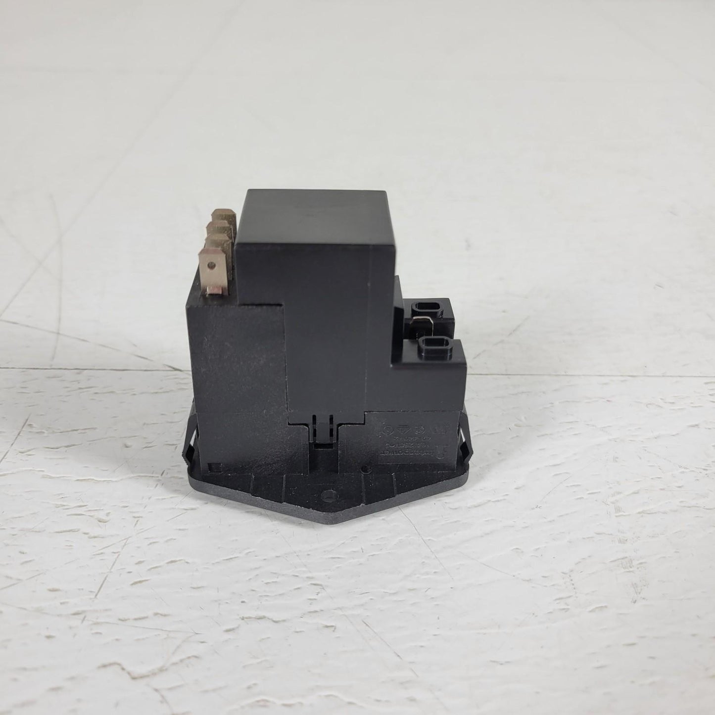 Interpower 83543040 3-Function Power Entry Module Single Fuse 4.8 mm QD's