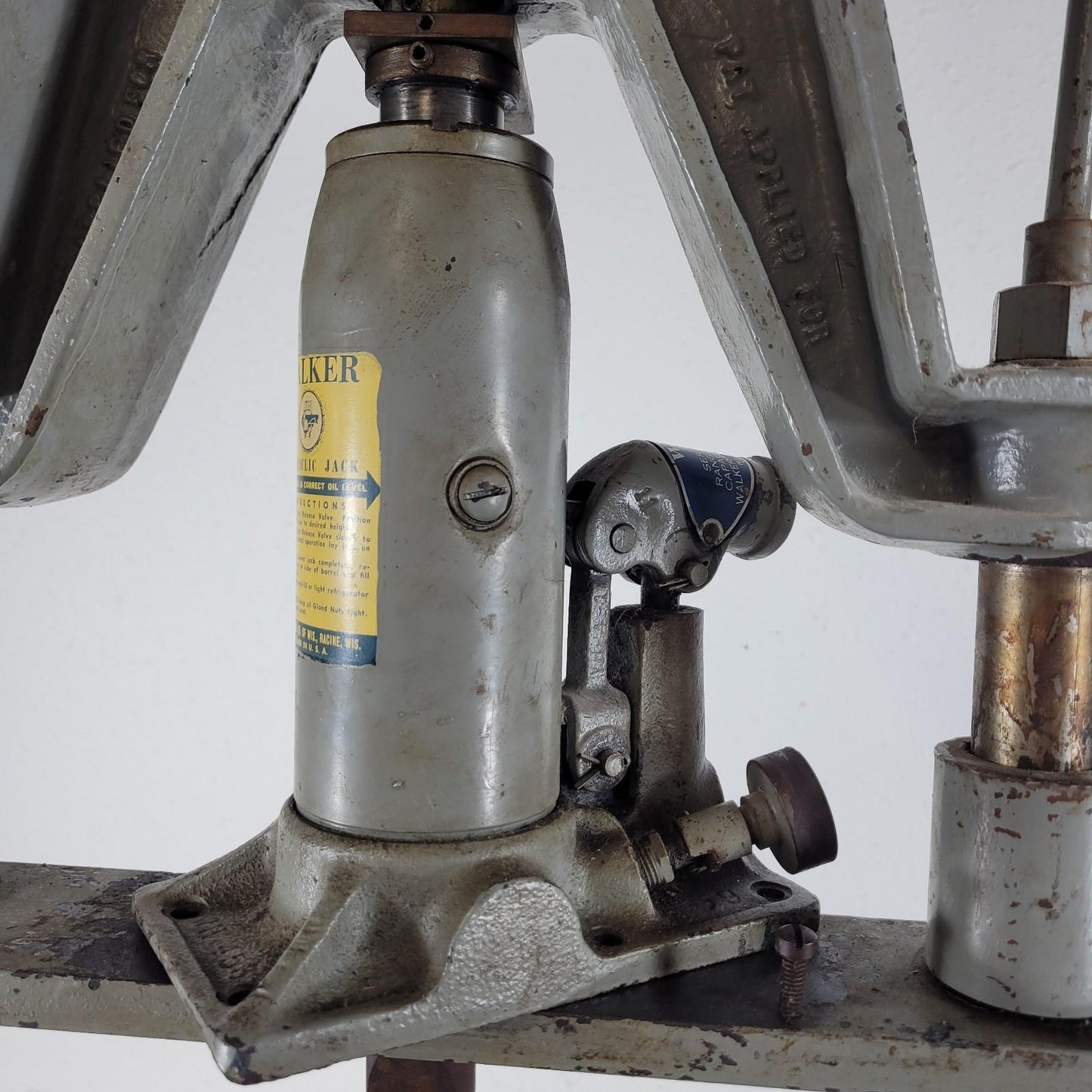 Walker Hydraulic Table Press 930 Series M 5 Ton Capacity Jack w/ Wedge Inserts