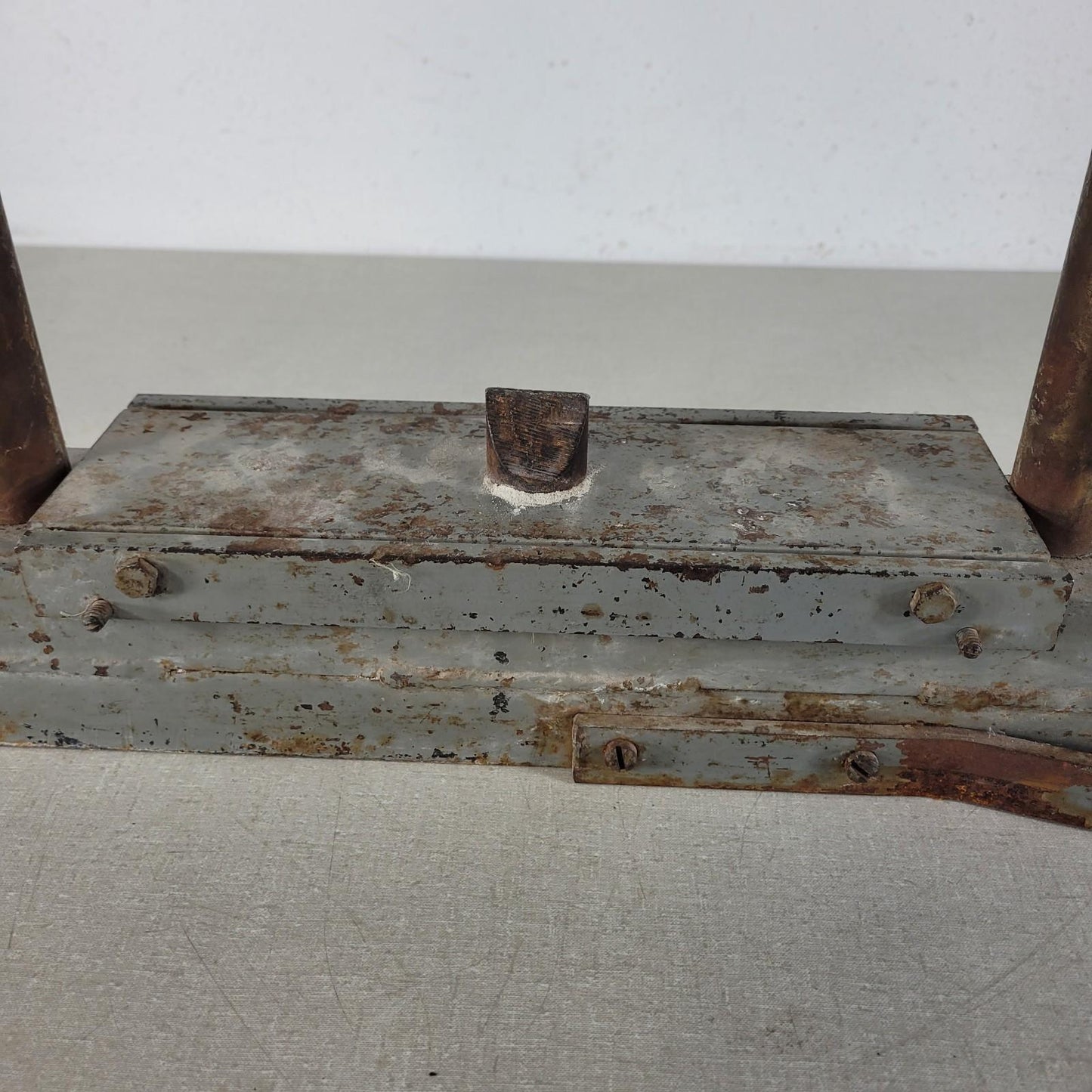 Walker Hydraulic Table Press 930 Series M 5 Ton Capacity Jack w/ Wedge Inserts
