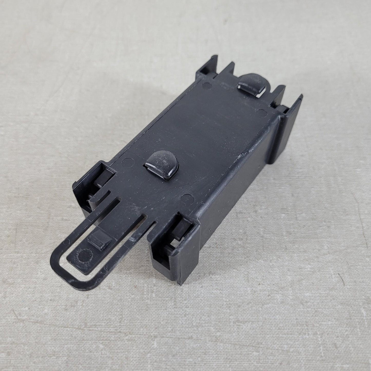 20-Pack Aptiv Delphi 12084910-B Automotive Connectors Base 1 Module Cover Nylon