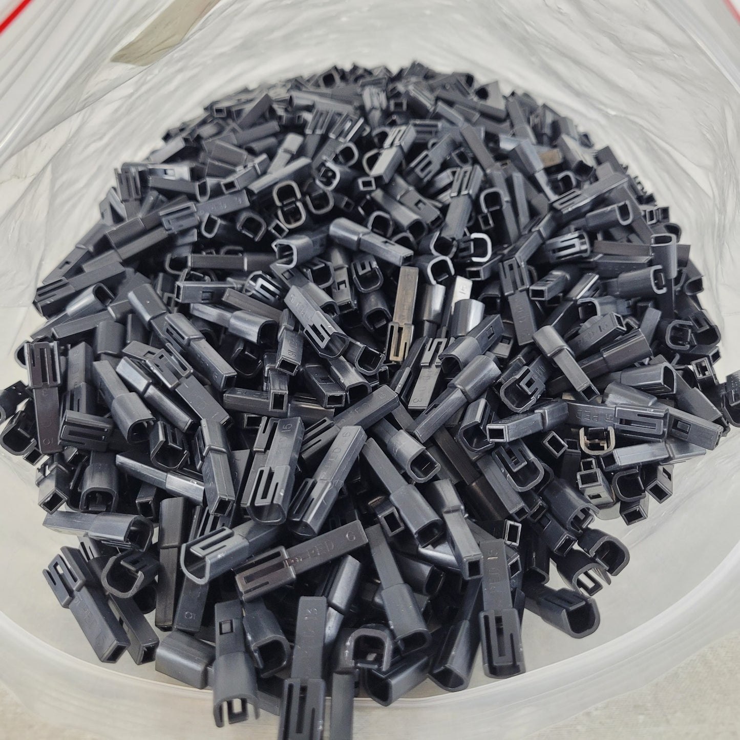 Lot of 3500 Connectors: Aptiv Delphi 12047683 Automotive 1P Male Black MP 14 Amp