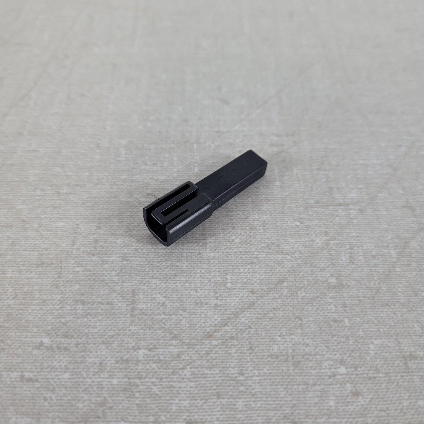 Lot of 3500 Connectors: Aptiv Delphi 12047683 Automotive 1P Male Black MP 14 Amp