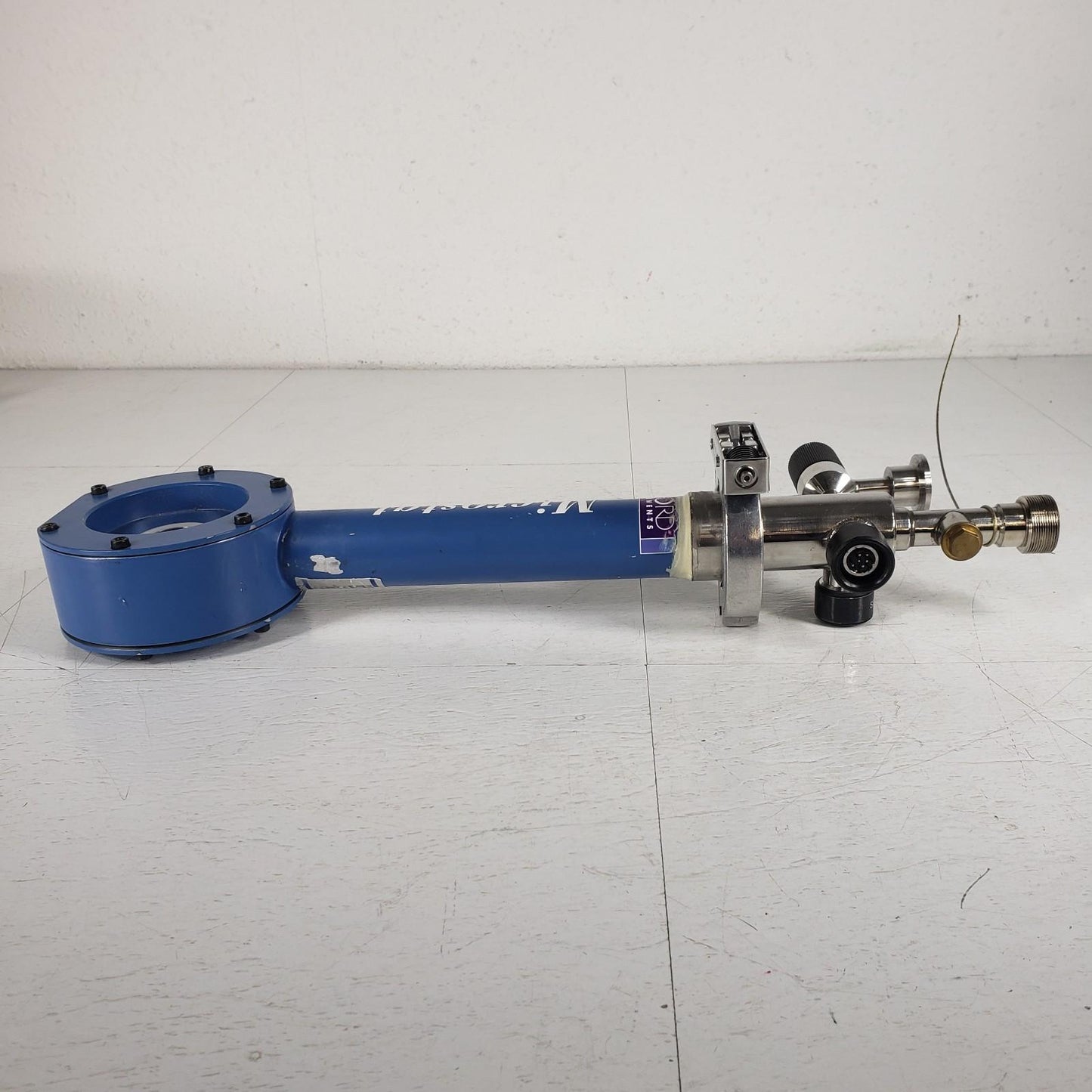 TESTED Oxford Instruments Cryogen Microstat He w/ ITC503 Temperature Controller