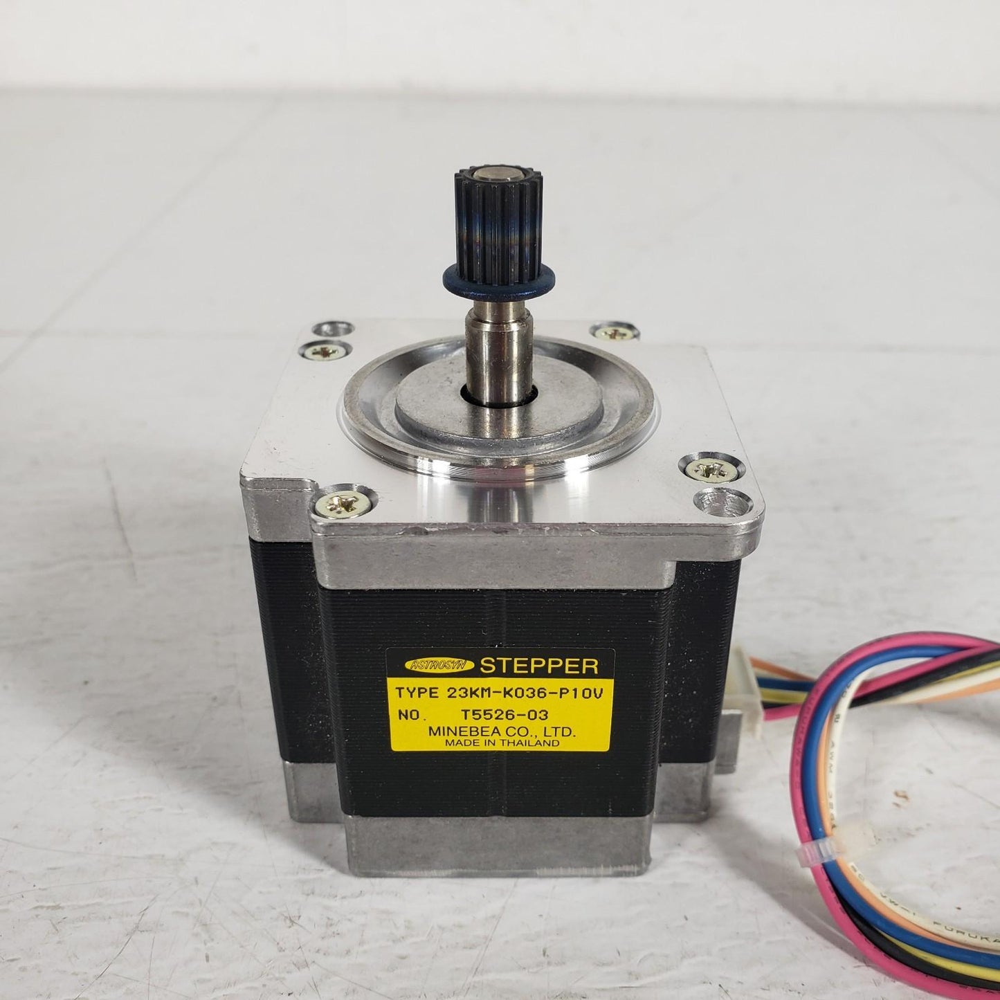 Minebea Astrosyn Stepper Motor 23KM-K036-P10V T5526-03 6 Pin Wire Round Shaft