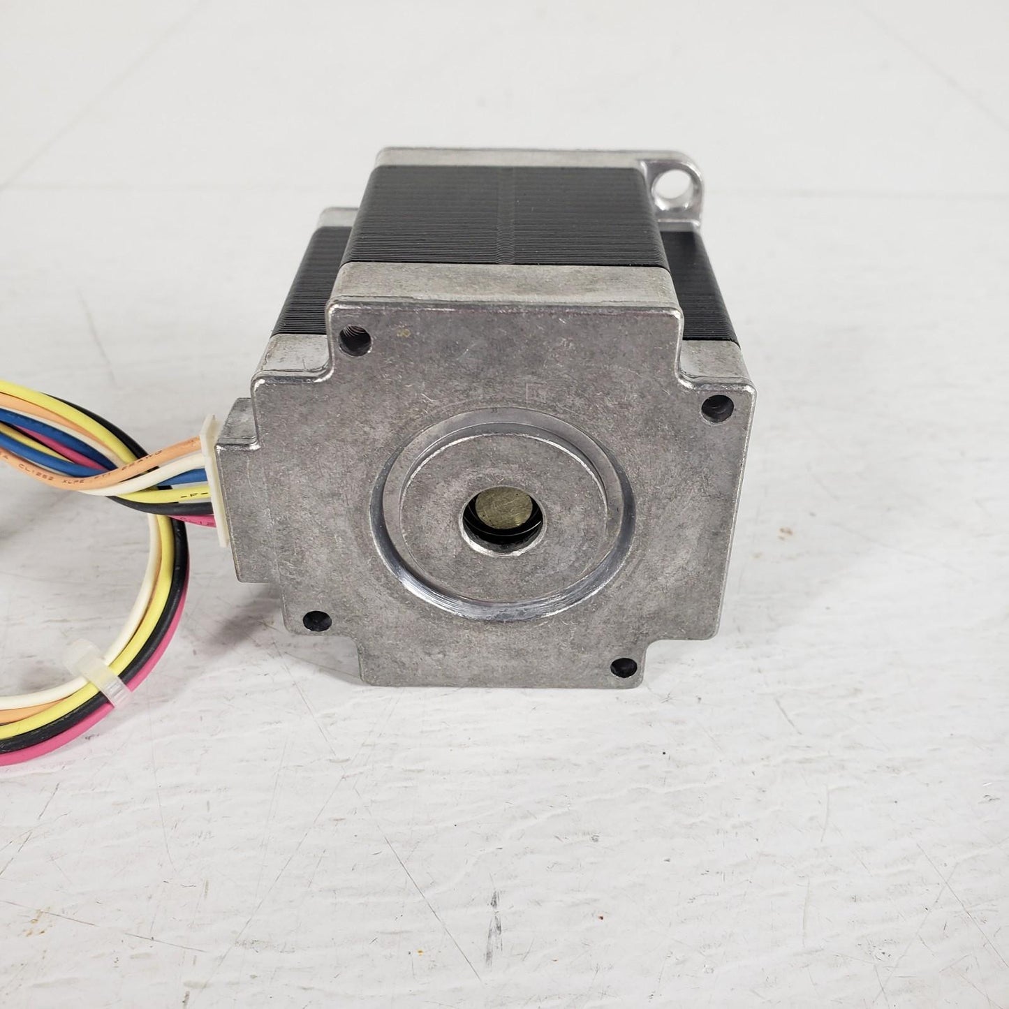 Minebea Astrosyn Stepper Motor 23KM-K036-P10V T5526-03 6 Pin Wire Round Shaft