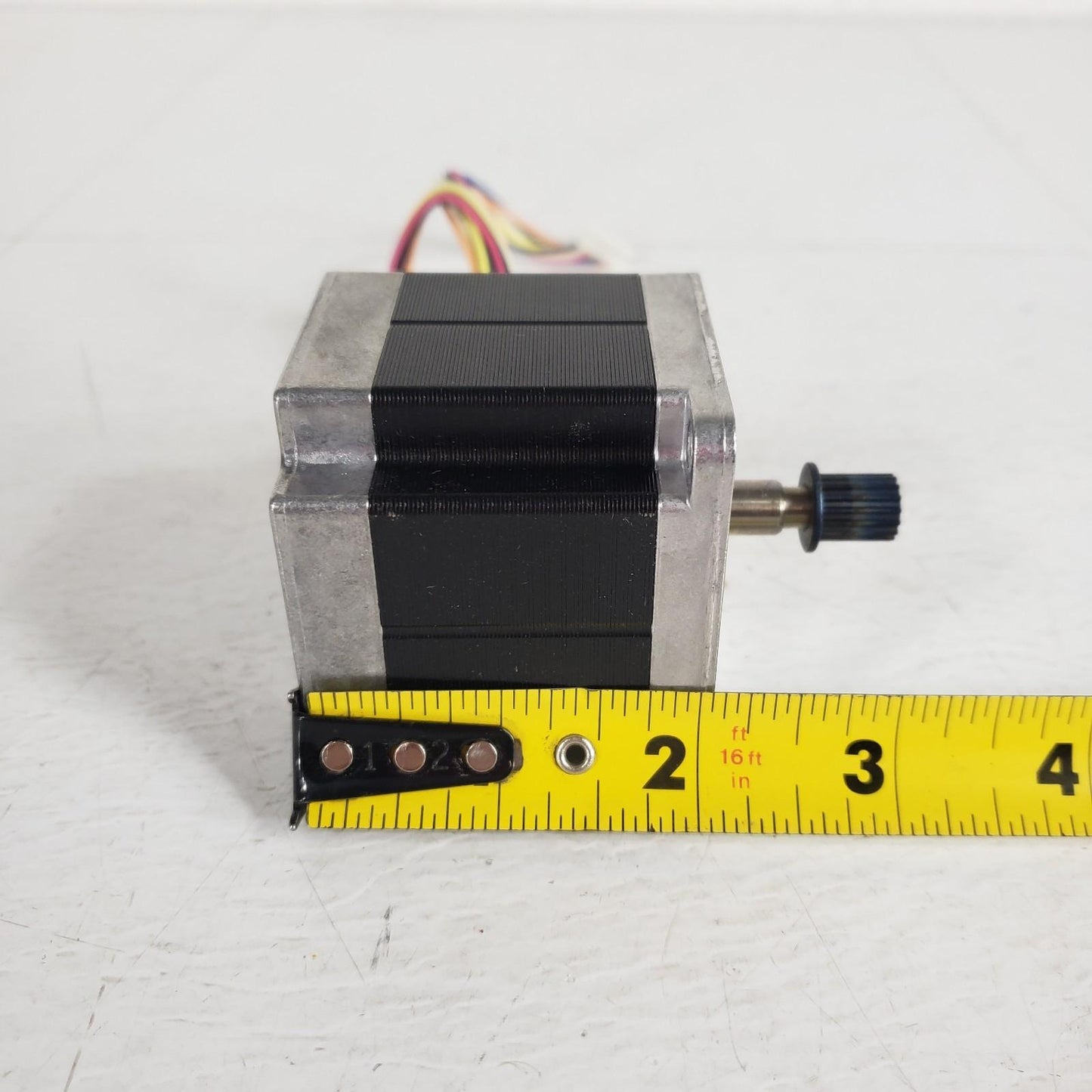 Minebea Astrosyn Stepper Motor 23KM-K036-P10V T5526-03 6 Pin Wire Round Shaft