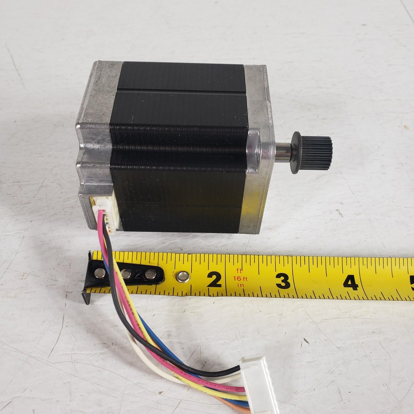 Minebea Astrosyn Stepper Motor 23KM-K112-P3V T5617-03 6 Pin Wire Round Shaft
