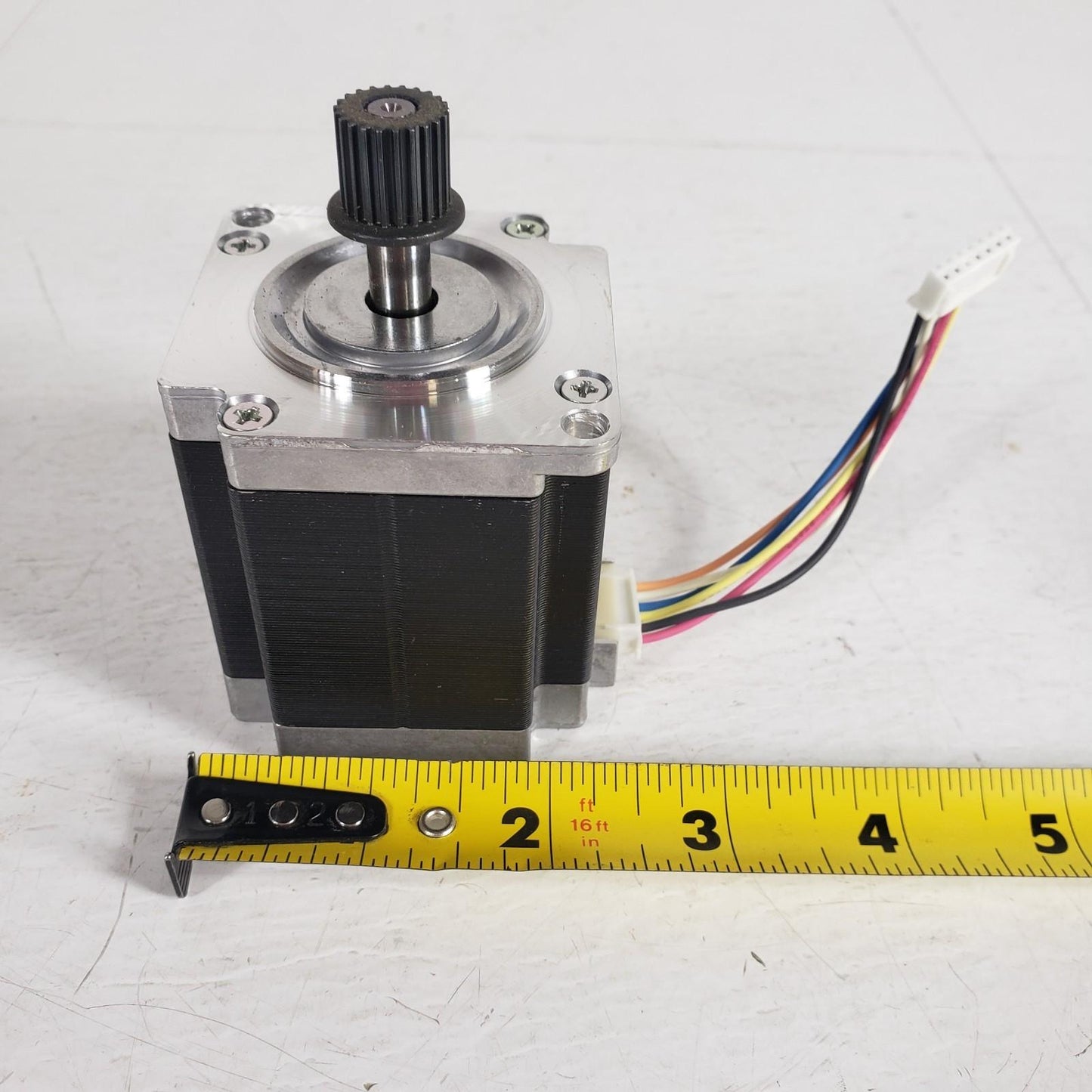 Minebea Astrosyn Stepper Motor 23KM-K112-P3V T5617-03 6 Pin Wire Round Shaft