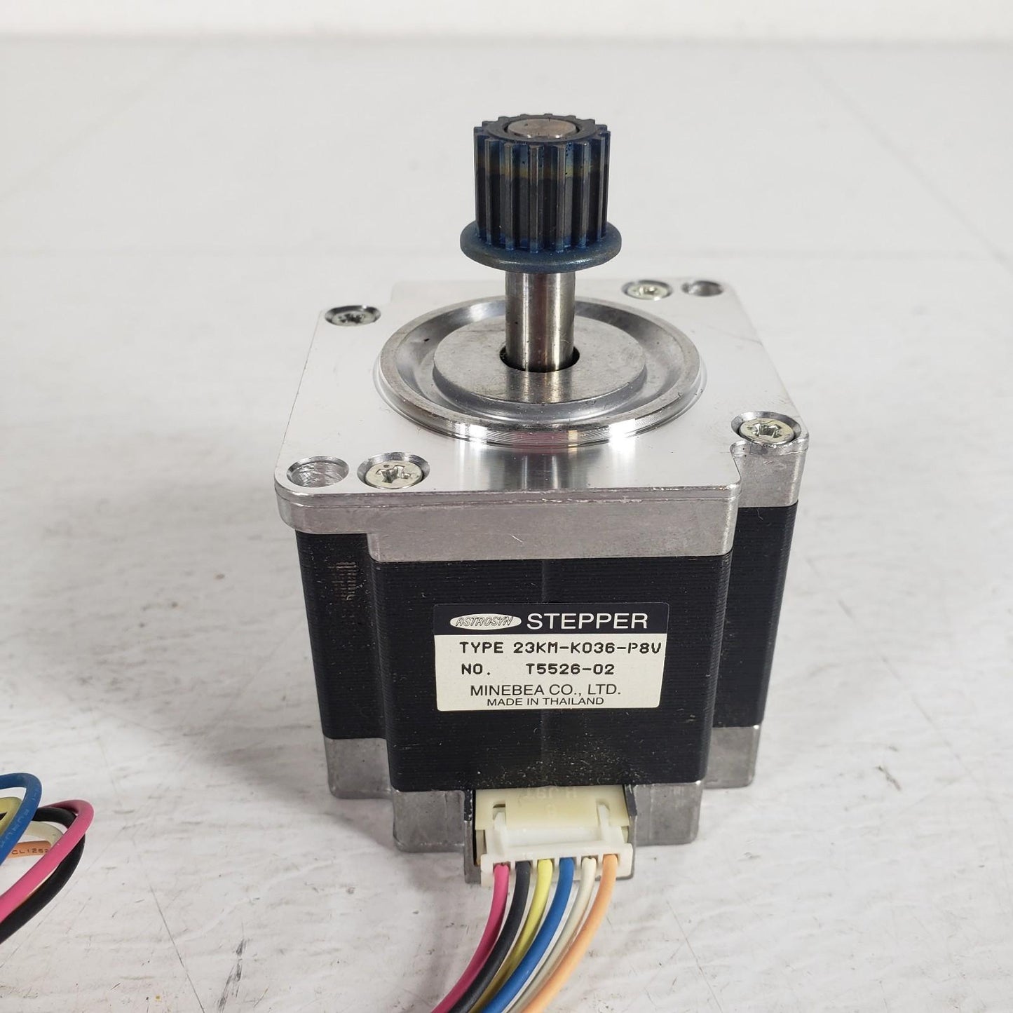Minebea Astrosyn Stepper Motor 23KM-K036-P8V T5526-02 6 Pin Wire Round Shaft