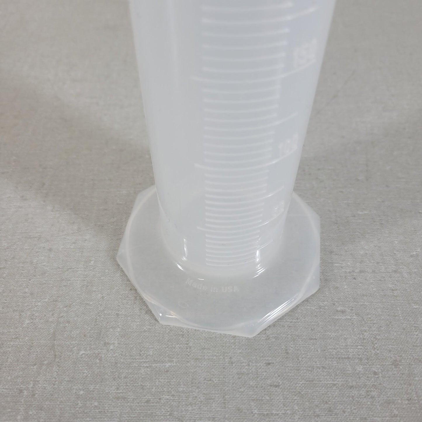 500 mL Graduated Cylinder With Hex Base Clear Plastic Polypropylene