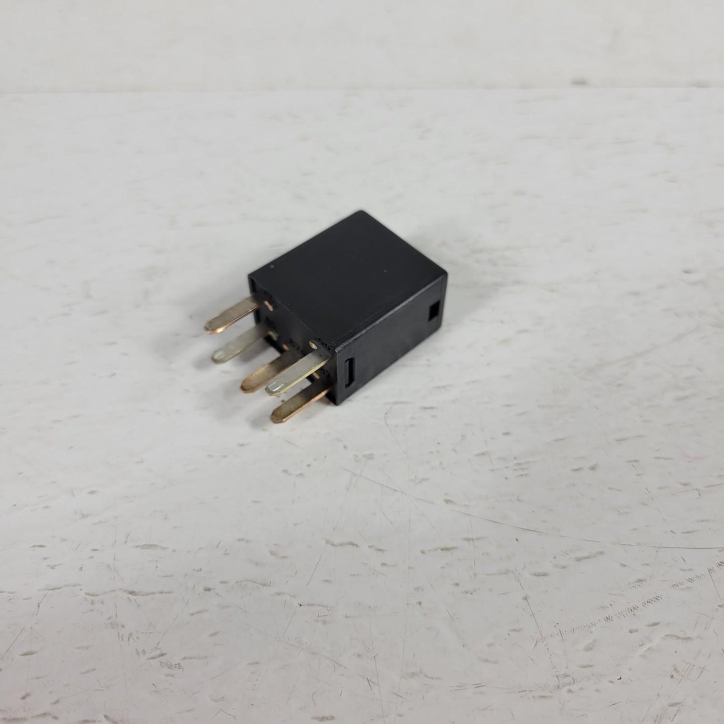 New Holland OEM Relay 87655334 T9.615 C227 C175 C232 C185 L160 C190 L170 L175