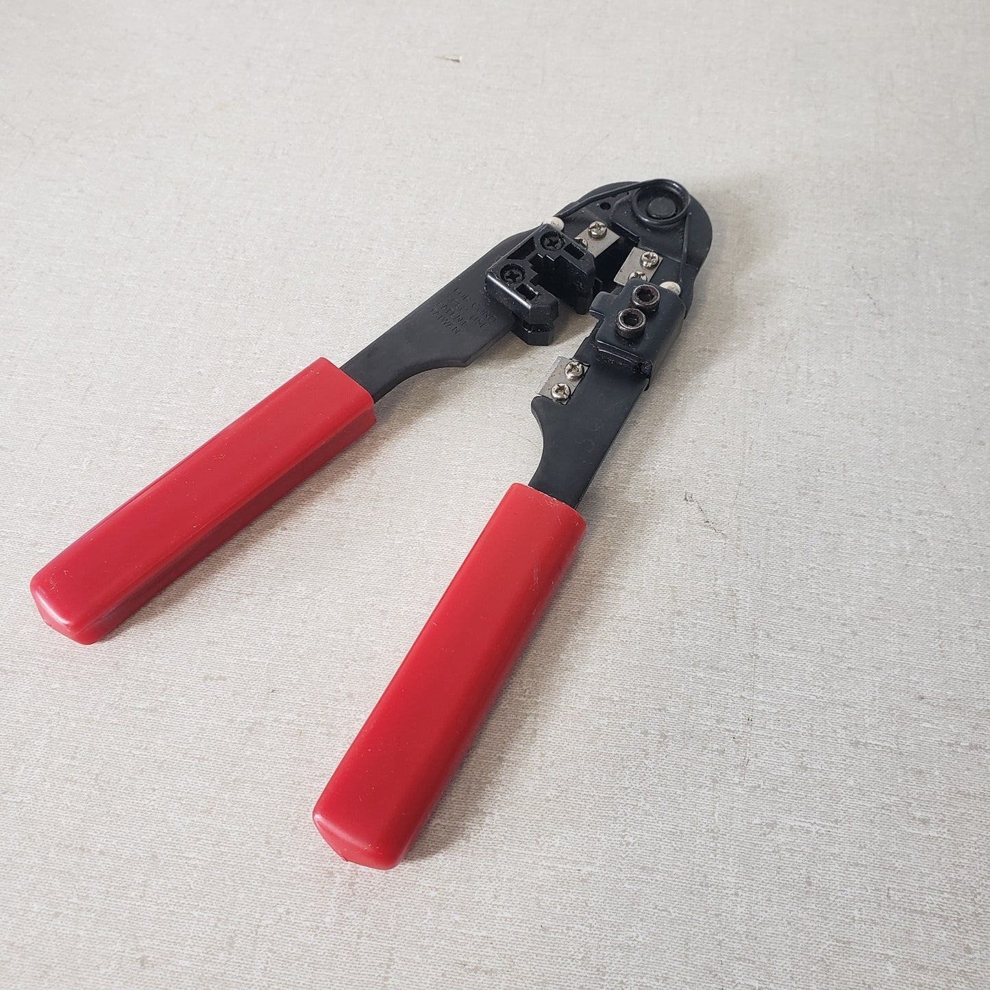 Quest Technology Inc. 8P8C Crimping Pliers For RJ-45 Modular Plugs Network Cable