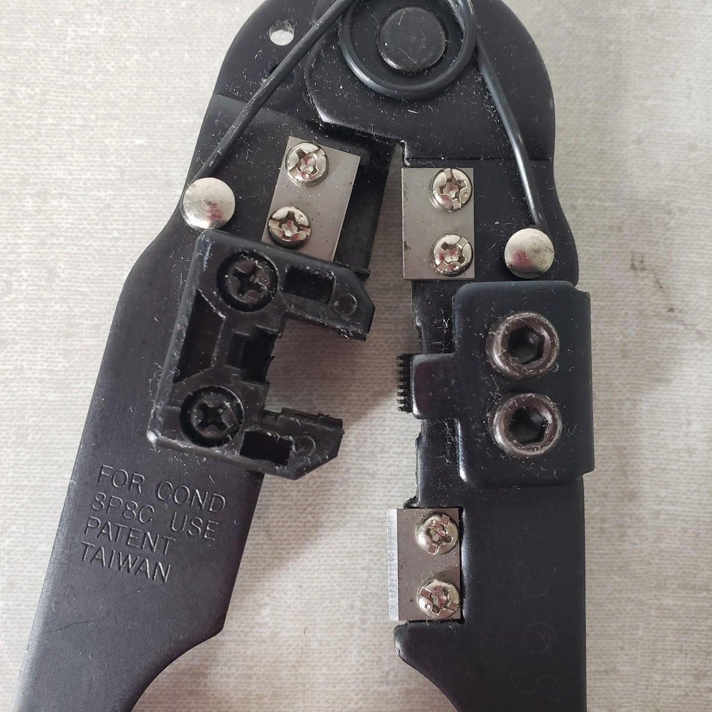 Quest Technology Inc. 8P8C Crimping Pliers For RJ-45 Modular Plugs Network Cable