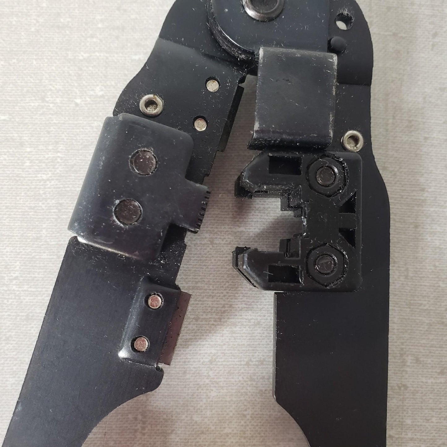 Quest Technology Inc. 8P8C Crimping Pliers For RJ-45 Modular Plugs Network Cable