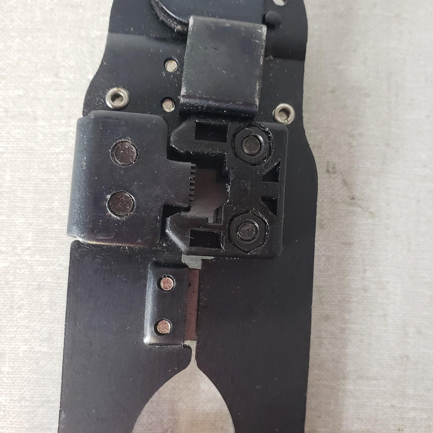 Quest Technology Inc. 8P8C Crimping Pliers For RJ-45 Modular Plugs Network Cable