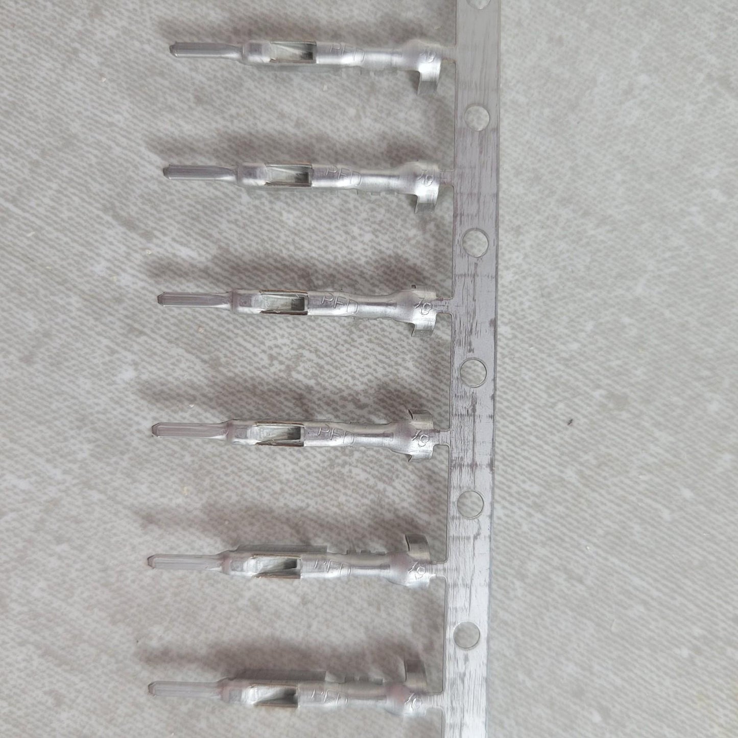 Partial Reel 2250 Count: Aptiv Delphi Crimps 12045773 Male Terminal 20-18 AWG
