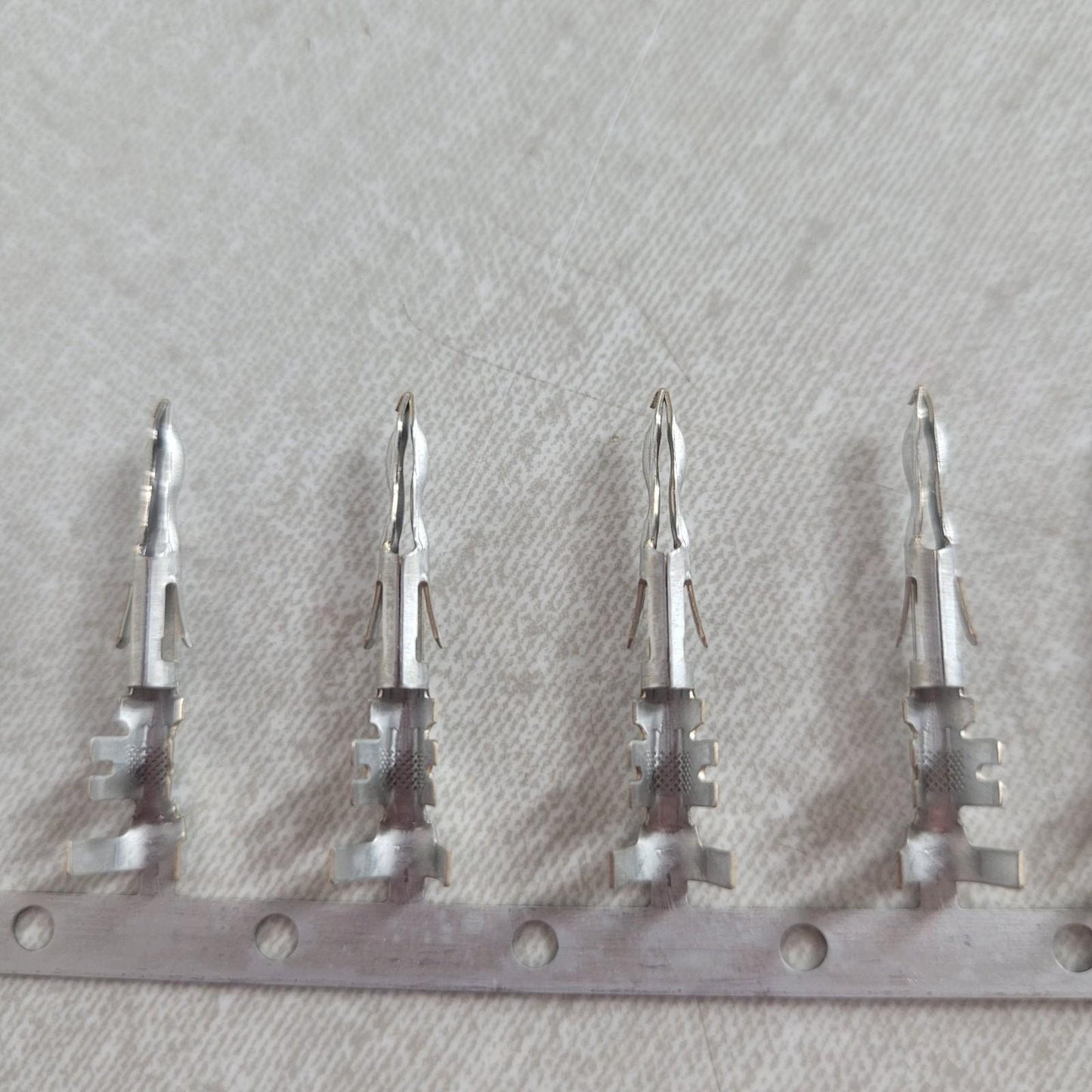 Partial Reel 1800 Count: Aptiv Delphi Crimps 12124587 Tin-Plated Male Terminal