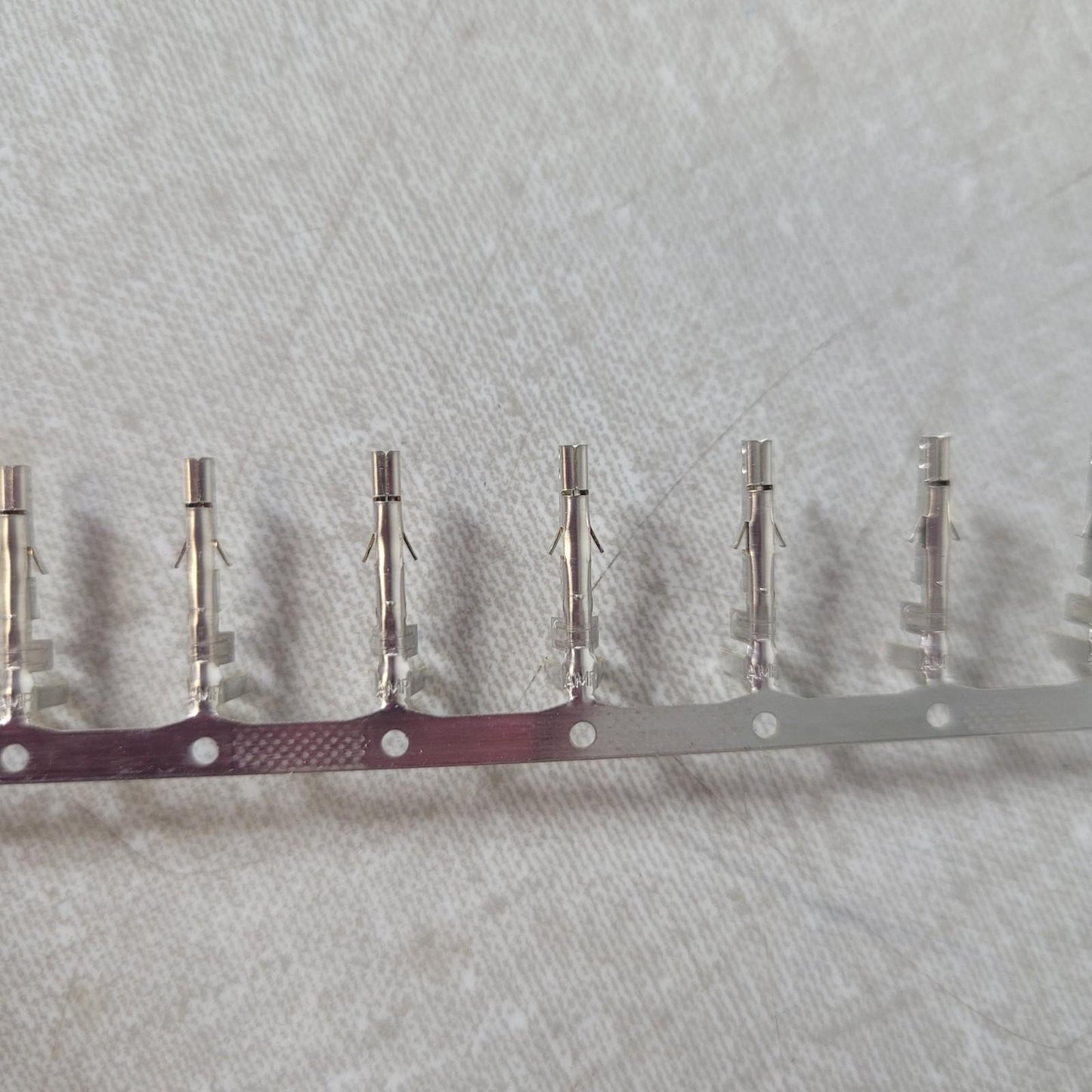 Partial Reel 2900 Count: TE Connectivity 1586055-1 Crimps 16 AWG Brass Tin