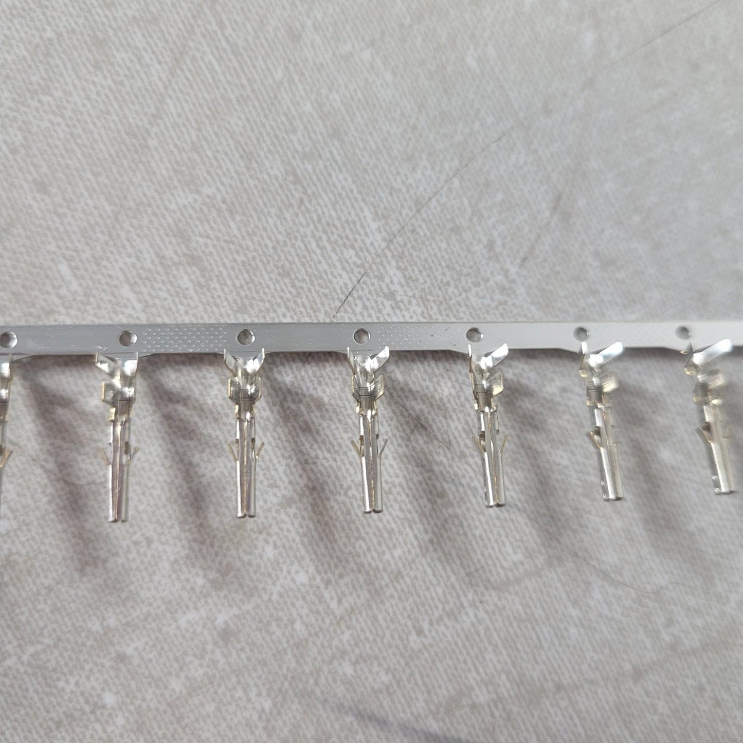 Partial Reel 2900 Count: TE Connectivity 1586055-1 Crimps 16 AWG Brass Tin