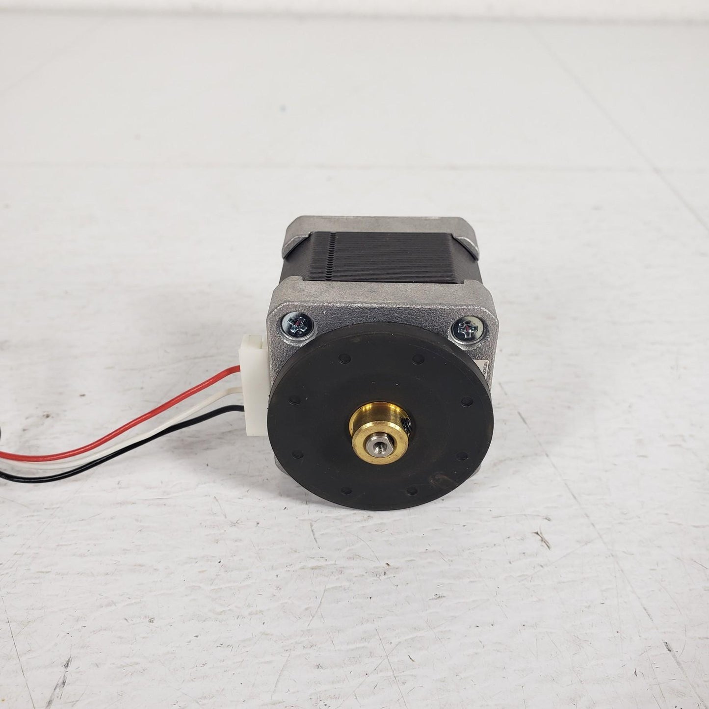 Sanyo Denki 103-5308-0512 Stepper Motor 3.75 Degree 0.8 Ohm Belt Pulley Shaft