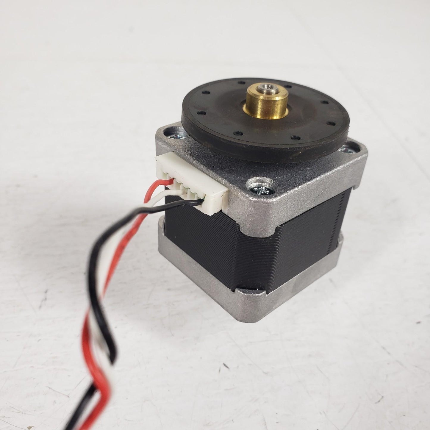 Sanyo Denki 103-5308-0512 Stepper Motor 3.75 Degree 0.8 Ohm Belt Pulley Shaft