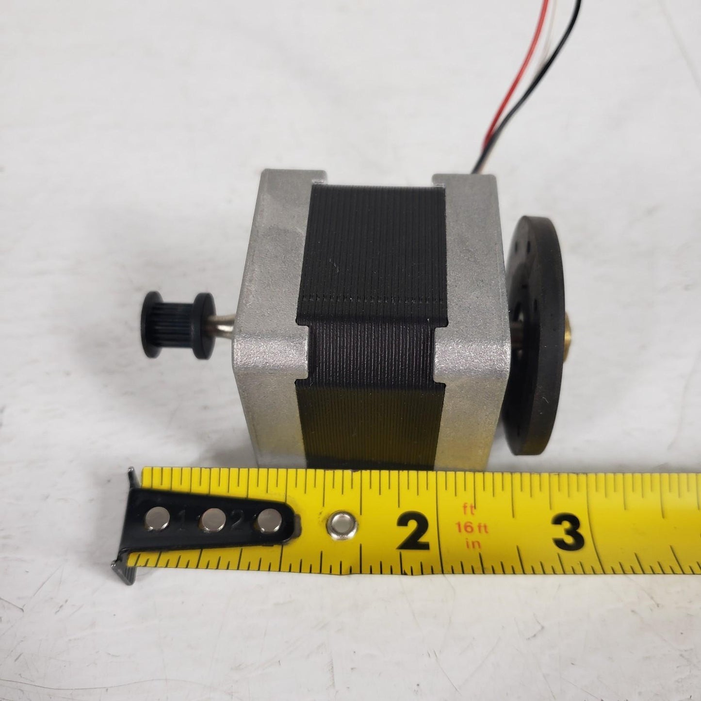 Sanyo Denki 103-5308-0512 Stepper Motor 3.75 Degree 0.8 Ohm Belt Pulley Shaft