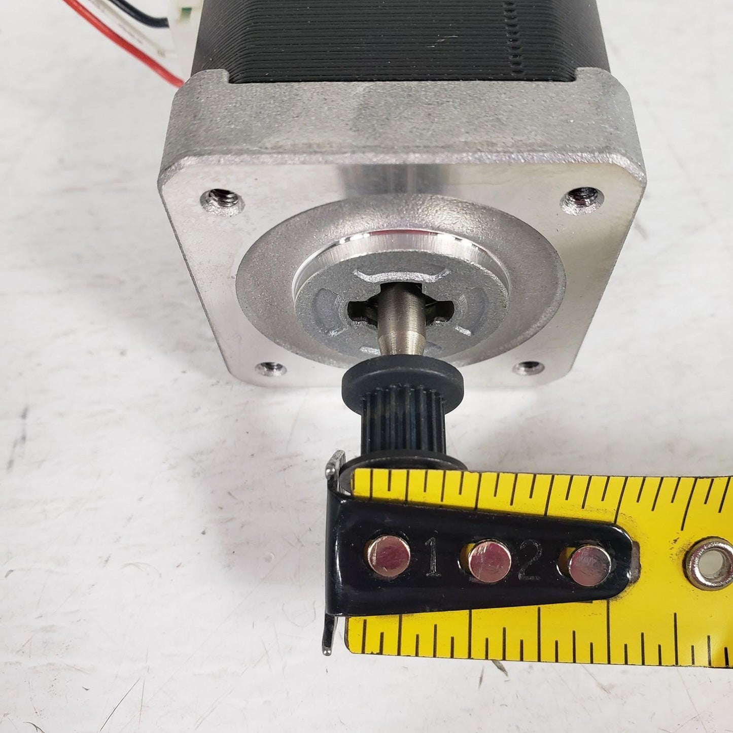Sanyo Denki 103-5308-0512 Stepper Motor 3.75 Degree 0.8 Ohm Belt Pulley Shaft