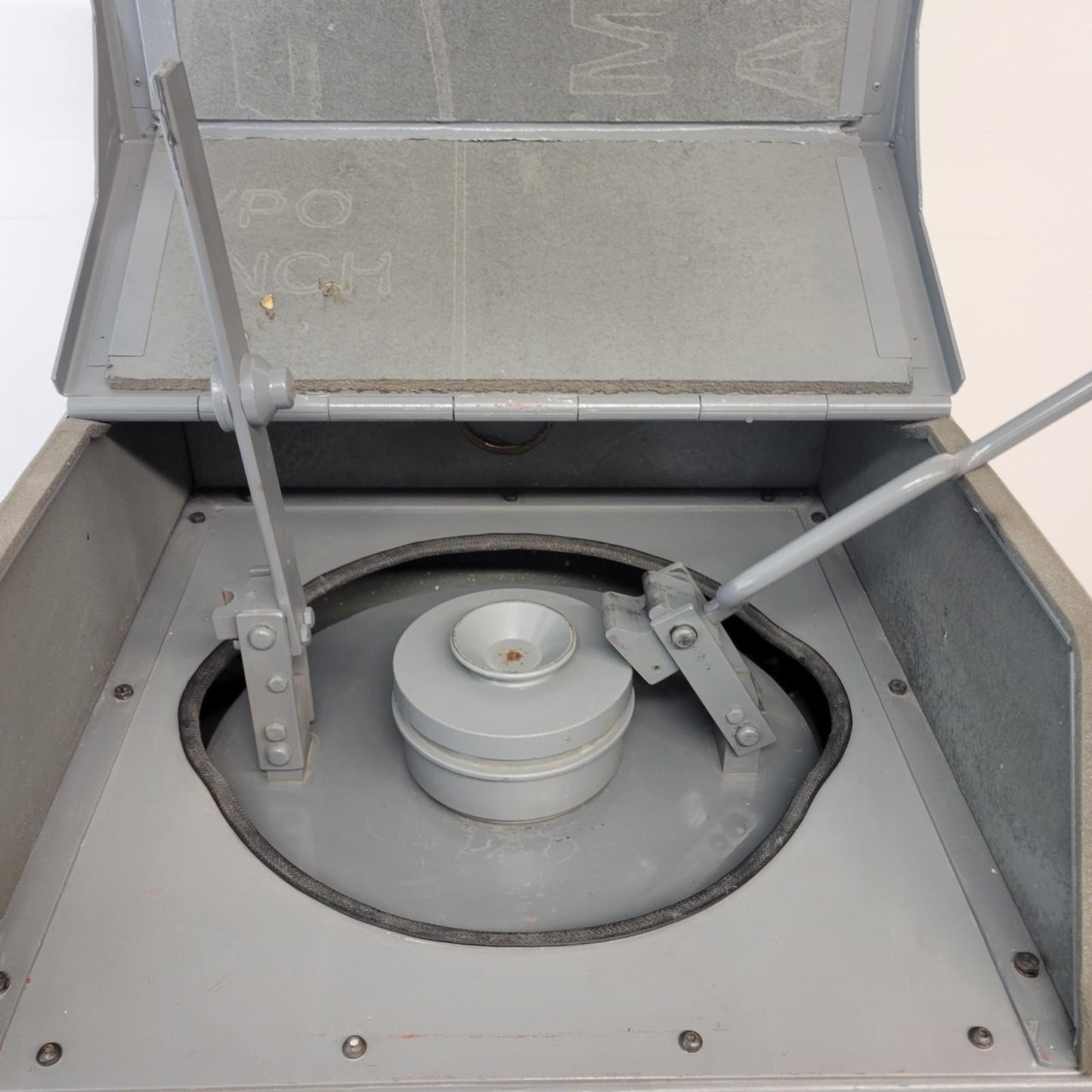 TM TSLX Engineering Ring and Puck Pulverizer Manual Clamp 3 Phase Power 230/460V