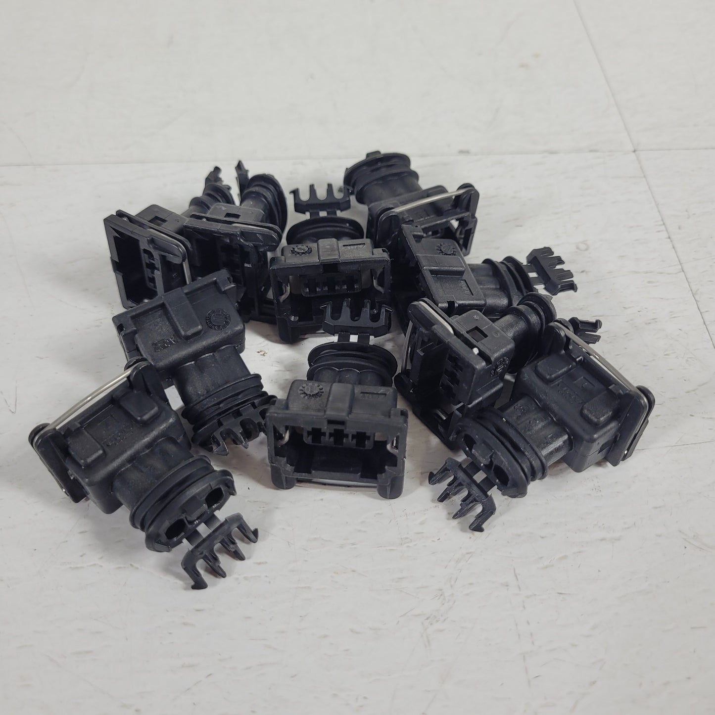 50-Count AMP 282191-1 Timer Connector Housing 3 Position 12/24/48V Male Amphenol