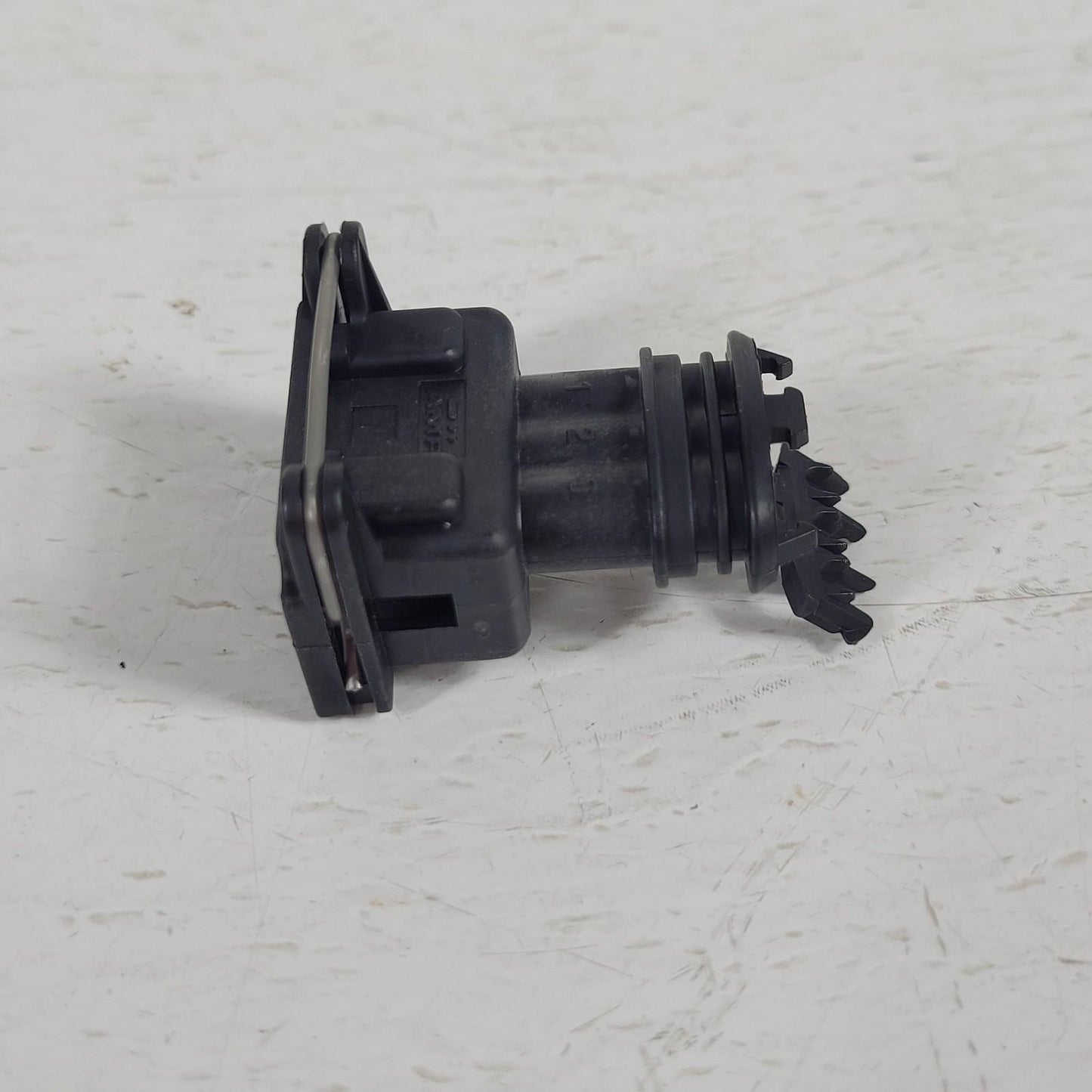 50-Count AMP 282191-1 Timer Connector Housing 3 Position 12/24/48V Male Amphenol