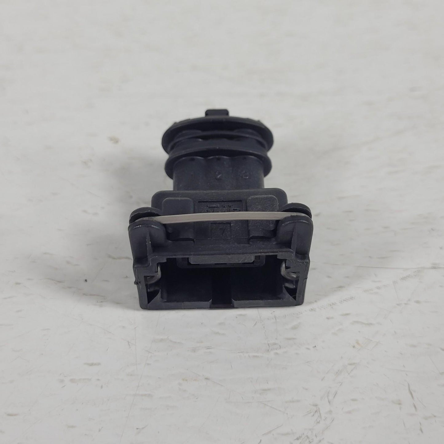 50-Count AMP 282191-1 Timer Connector Housing 3 Position 12/24/48V Male Amphenol