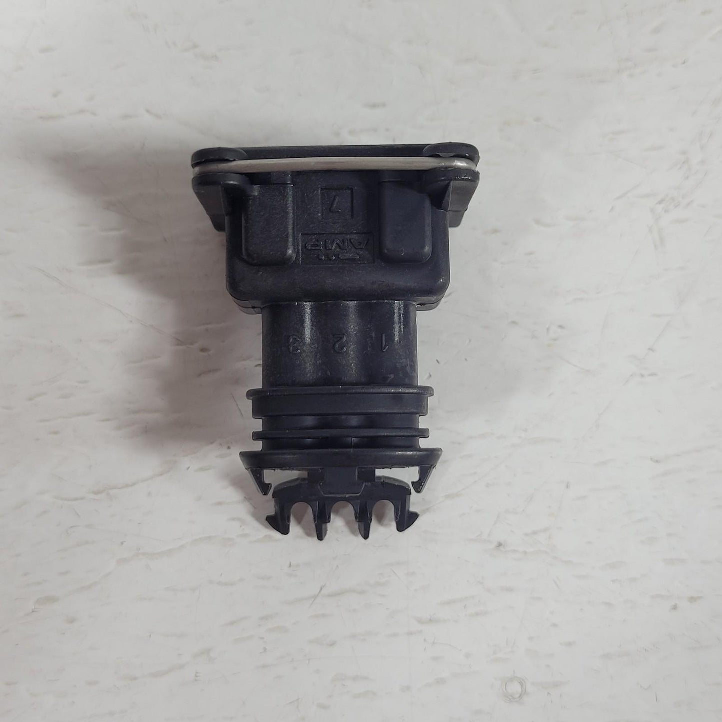 50-Count AMP 282191-1 Timer Connector Housing 3 Position 12/24/48V Male Amphenol