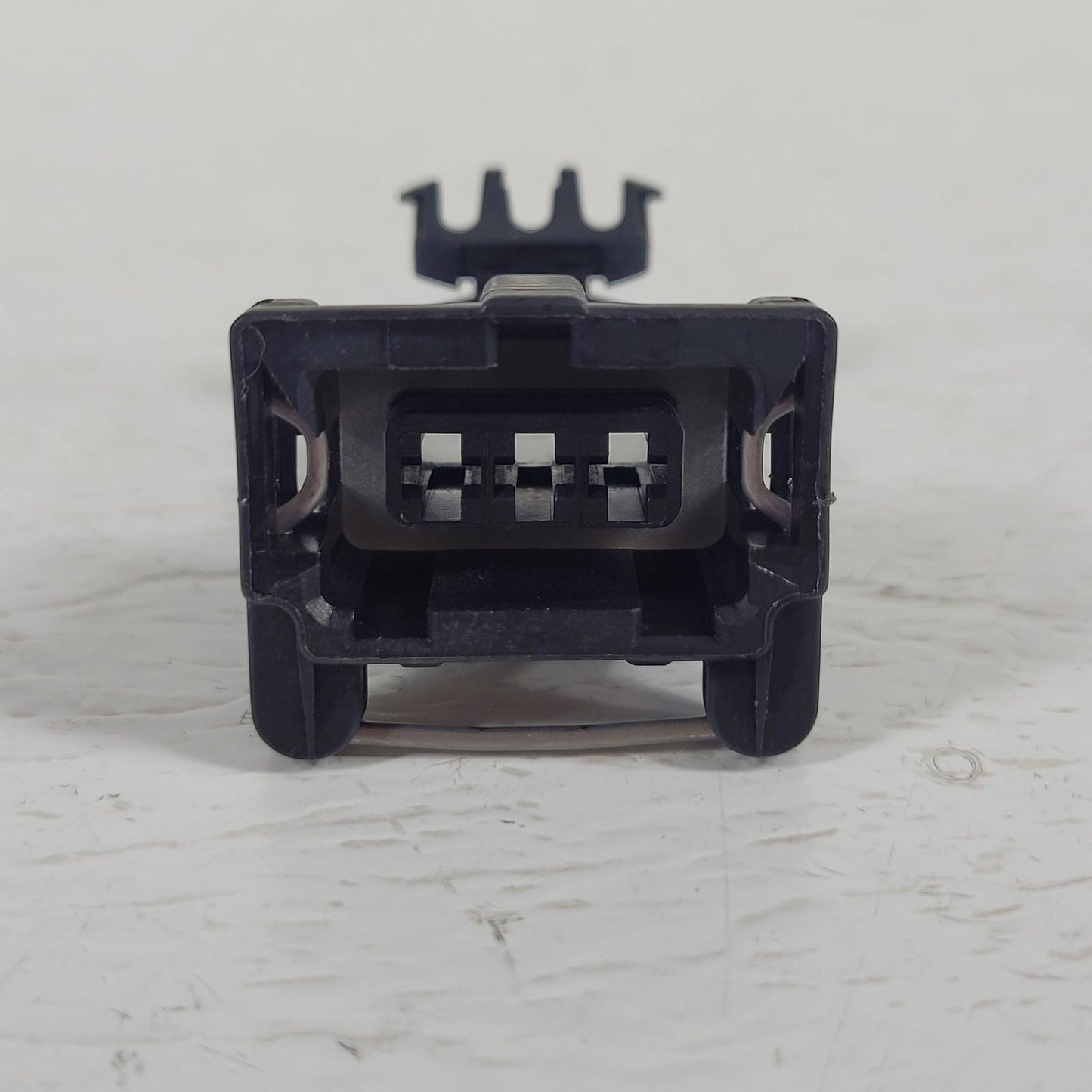 50-Count AMP 282191-1 Timer Connector Housing 3 Position 12/24/48V Male Amphenol