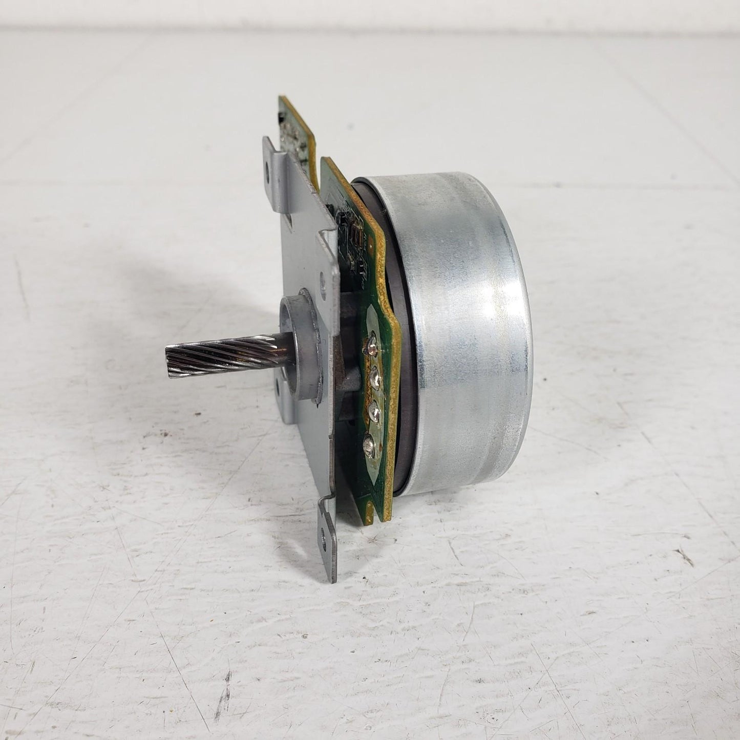 Nidec 50M3083090 Stepper Motor Wormgear Shaft 24V 2.2A 9 Pin 606.06 2173.91min
