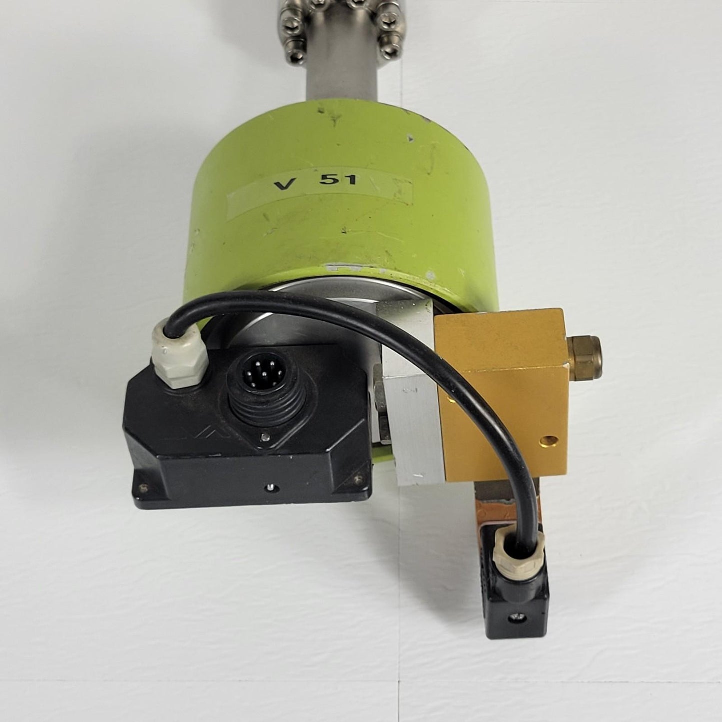 TESTED VAT F57-57108-10 Pneumatic Right Angle Valve 1.33" CF Conflat DN16CF NC