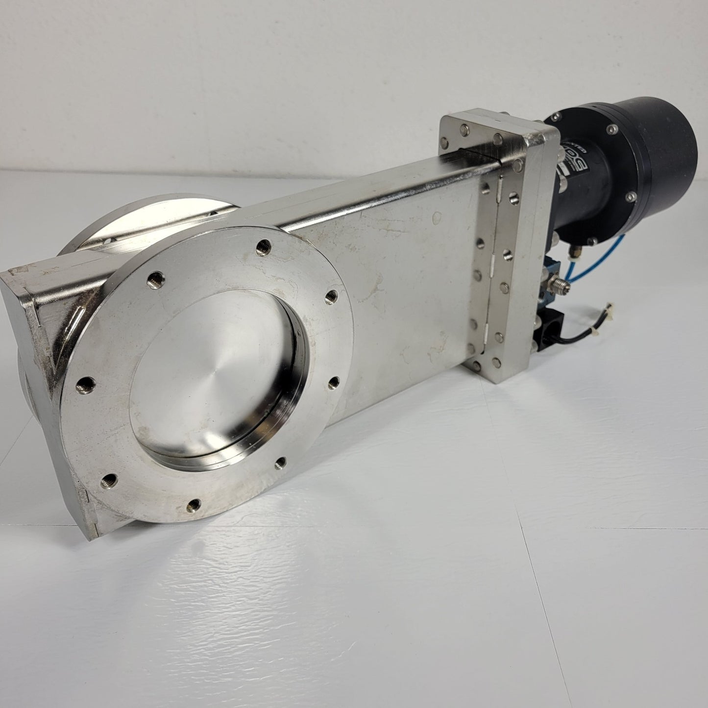 TESTED MDC LGV-4000V-P Gate Valve ISO 100 K Pneumatic NC 7/16" NPT