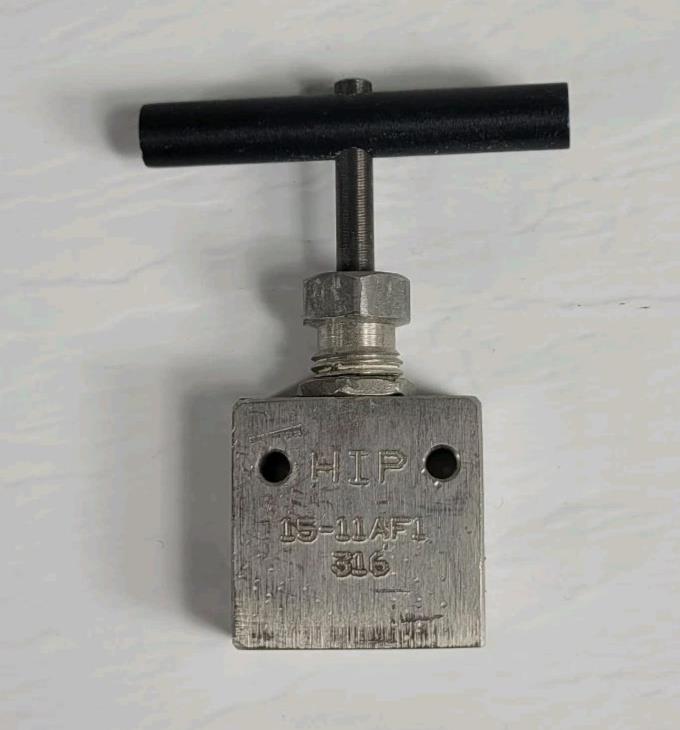 HIP 15-11AF1 High Pressure 2-Way Straight Taper Seal Needle Valve 15,000 PSI