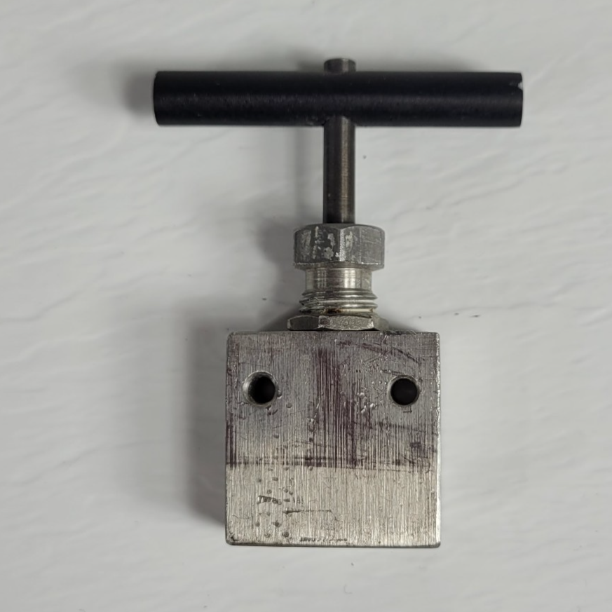 HIP 15-11AF1 High Pressure 2-Way Straight Taper Seal Needle Valve 15,000 PSI