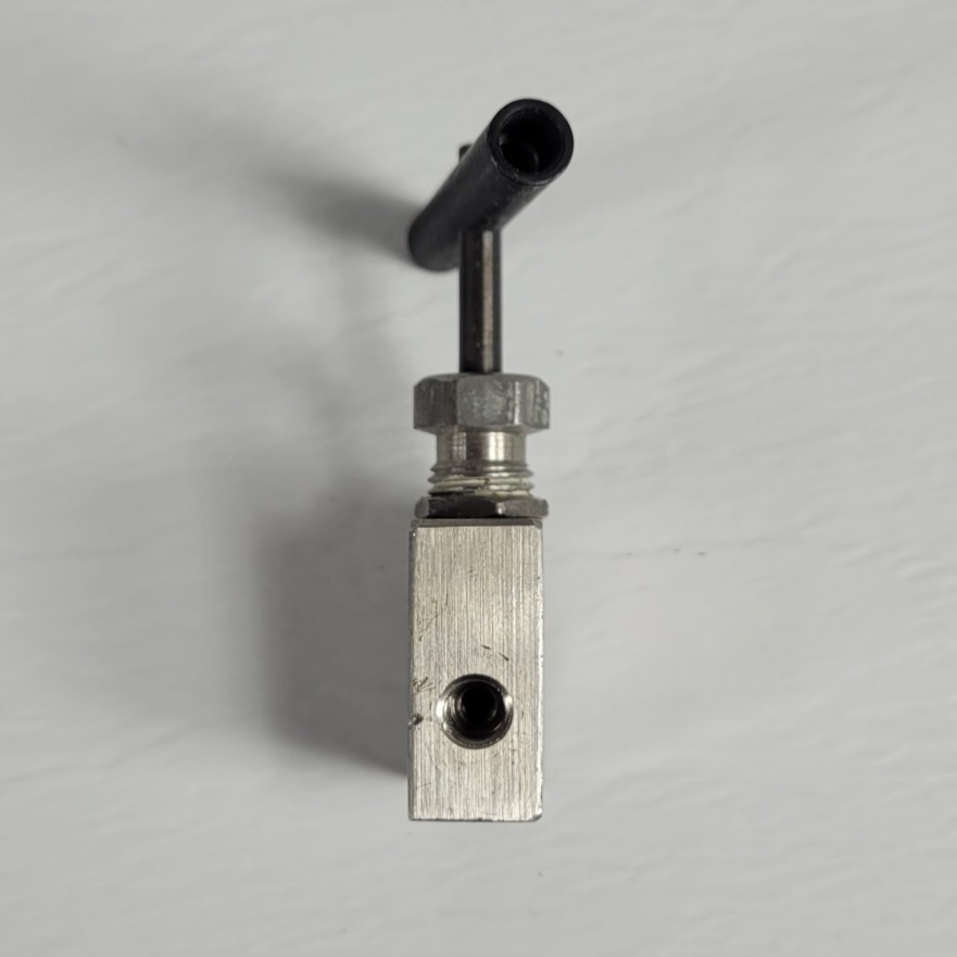 HIP 15-11AF1 High Pressure 2-Way Straight Taper Seal Needle Valve 15,000 PSI