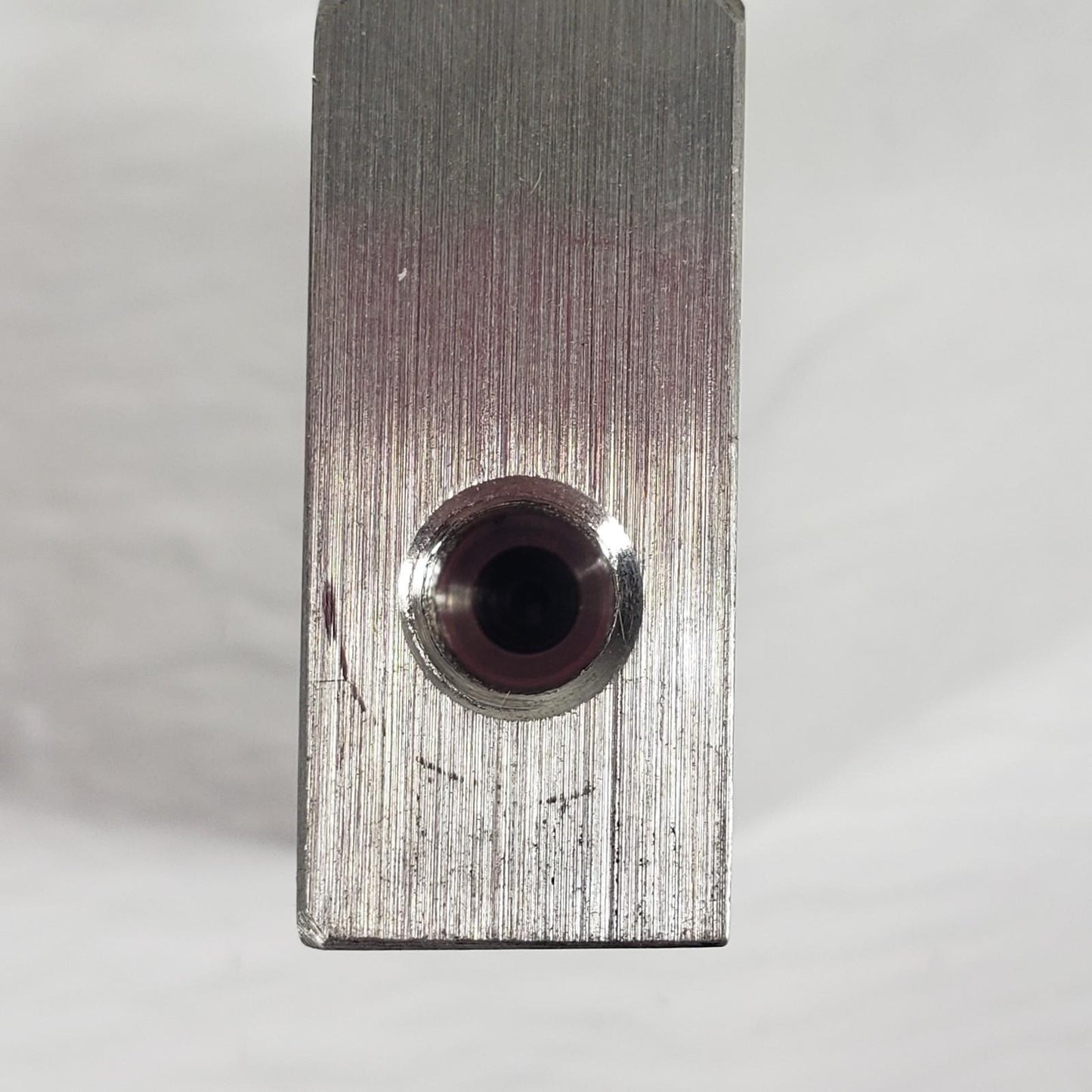 HIP 15-11AF1 High Pressure 2-Way Straight Taper Seal Needle Valve 15,000 PSI