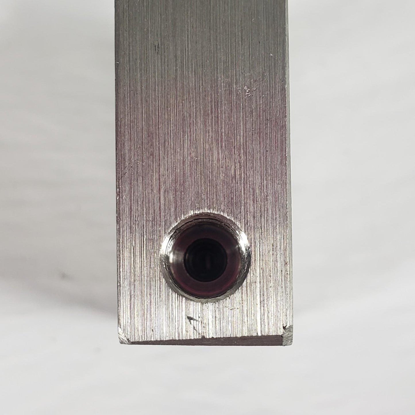 HIP 15-11AF1 High Pressure 2-Way Straight Taper Seal Needle Valve 15,000 PSI