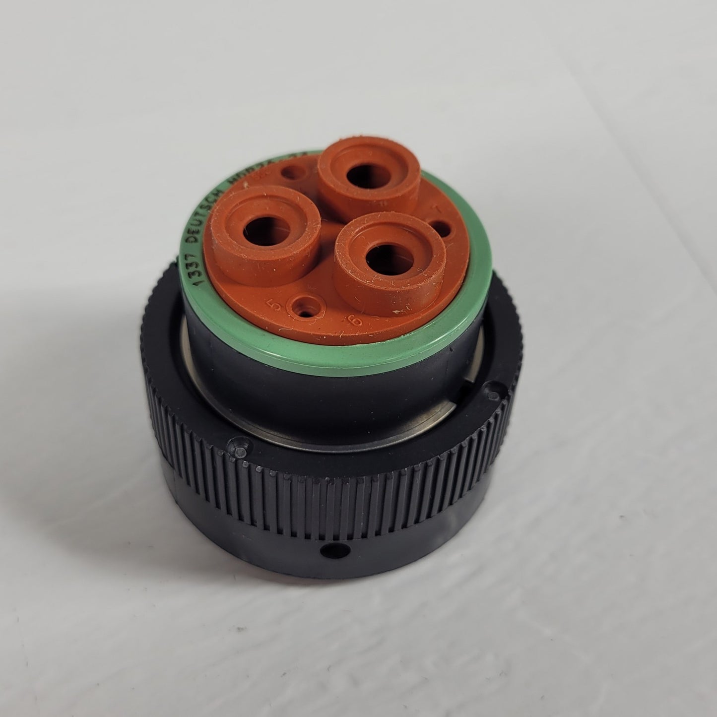 1Pcs Deutsch HDP26-24-7SN-C038 Automotive Connectors PLUG ASM TE Connectivity