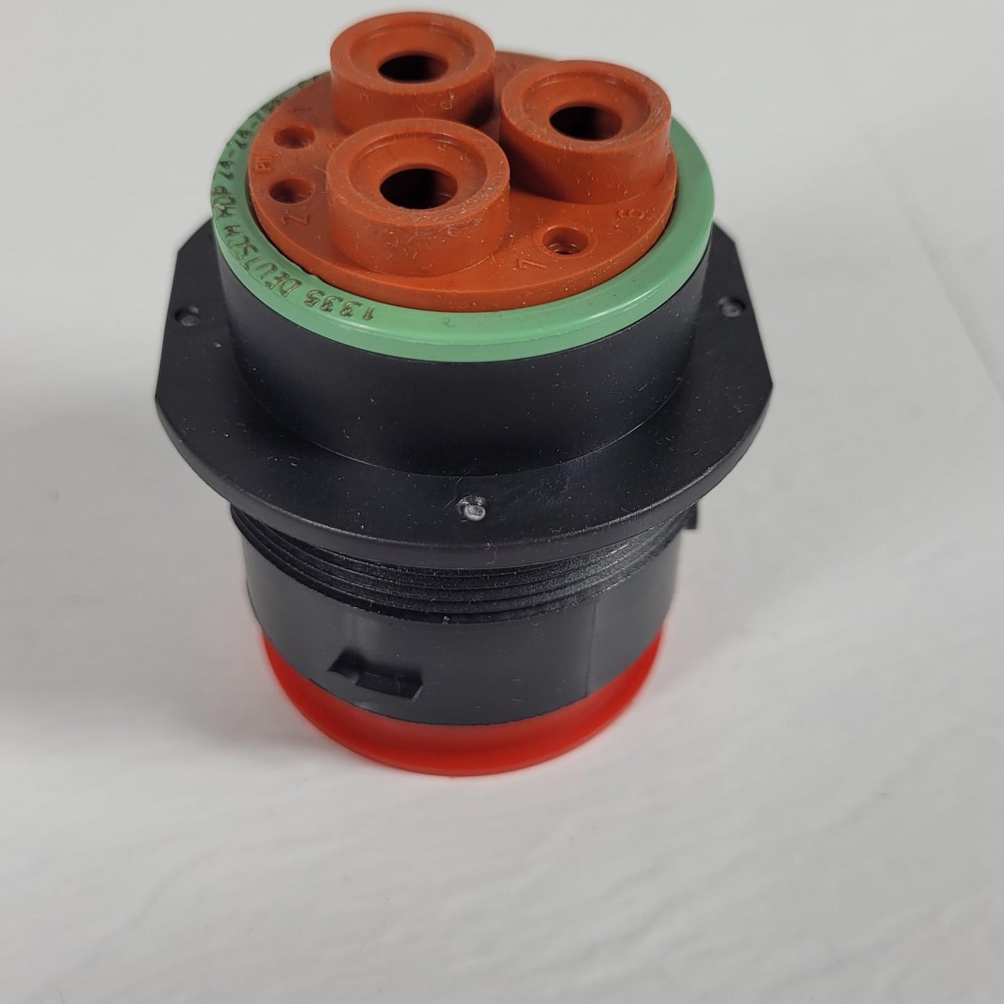Deutsch Connector HDP24-24-7PN-C038 Automotive Housing Terminal 12 24 48 V